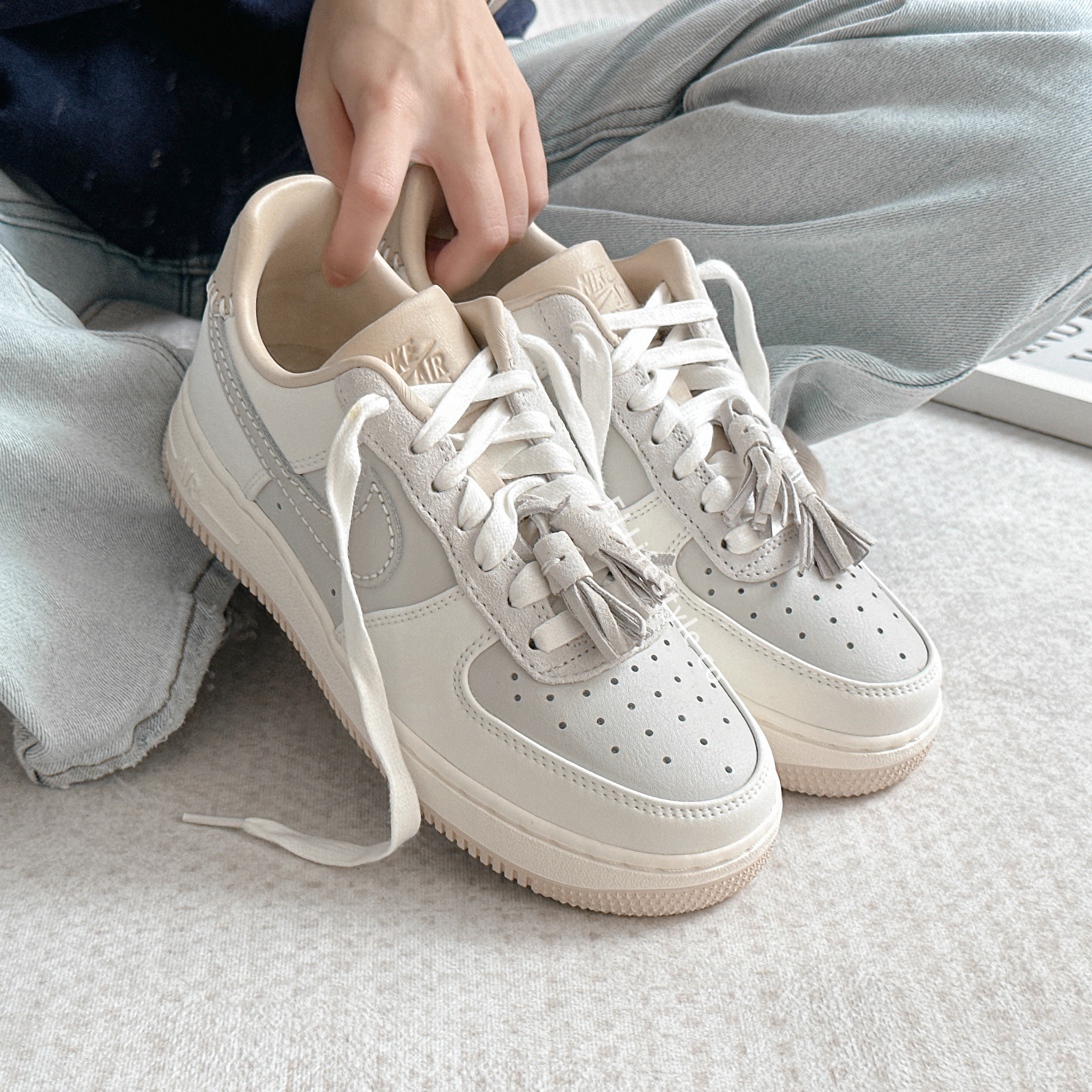 NIKE AIR FORCE 1 '07 AF1 奶油灰杏 莫蘭迪灰 奶油白 灰色 流蘇 縫線 女鞋 HV1813-001 / 預購