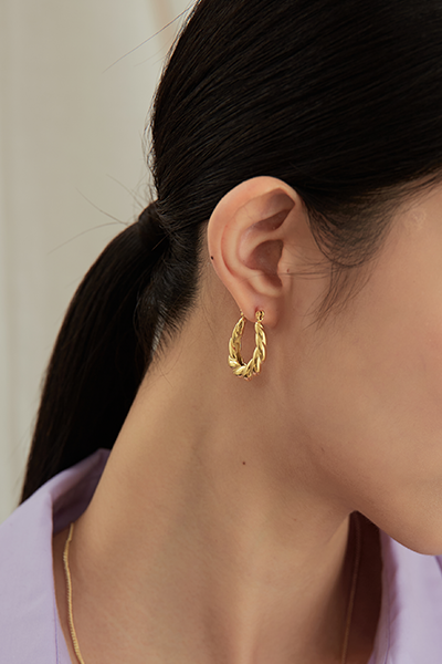 簡約扭轉U形。鋼針耳環