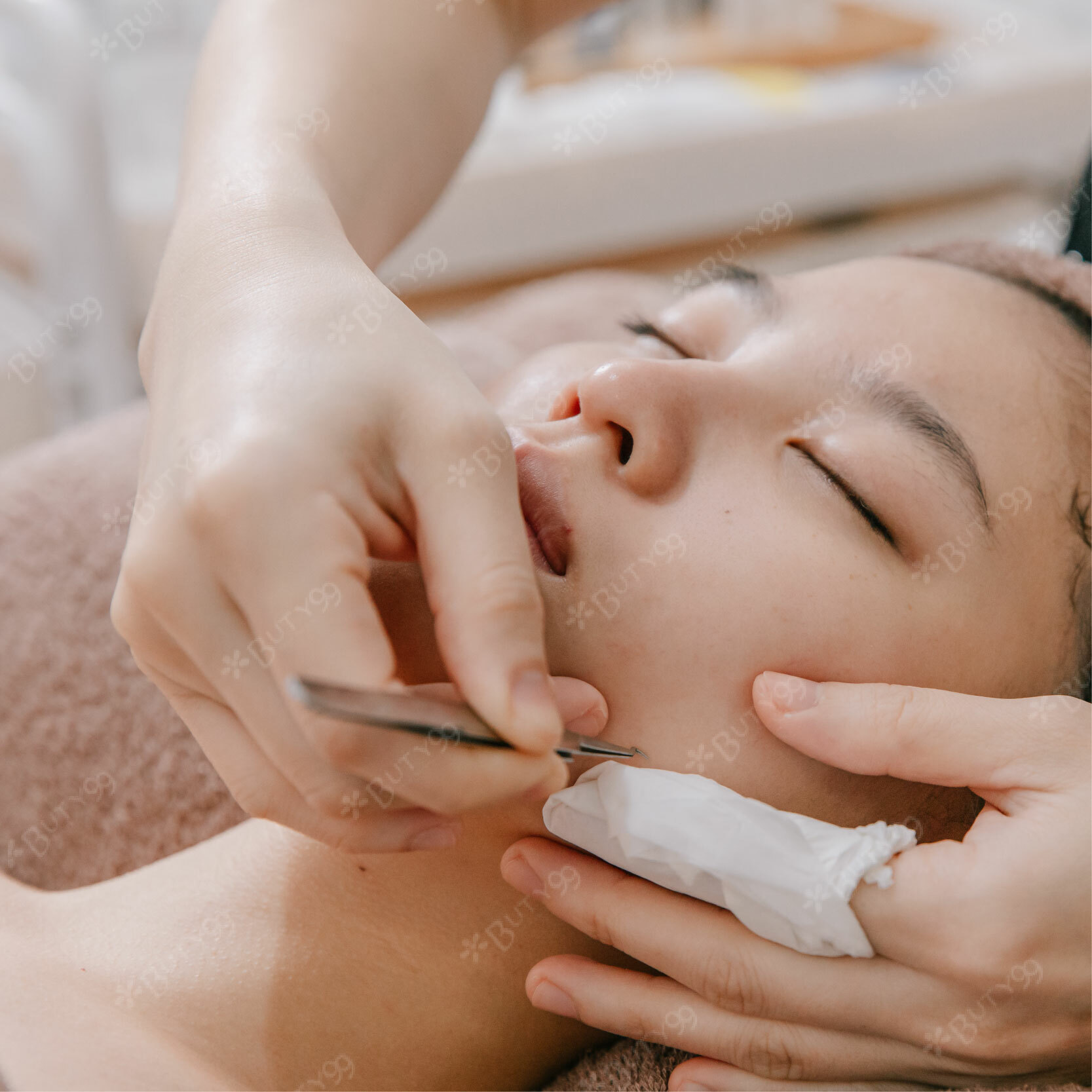 《桃園》150 分鐘!頂級SPA二選一!全身磁能經絡芳香按摩x臉部保濕水潤頭頸舒壓,799元