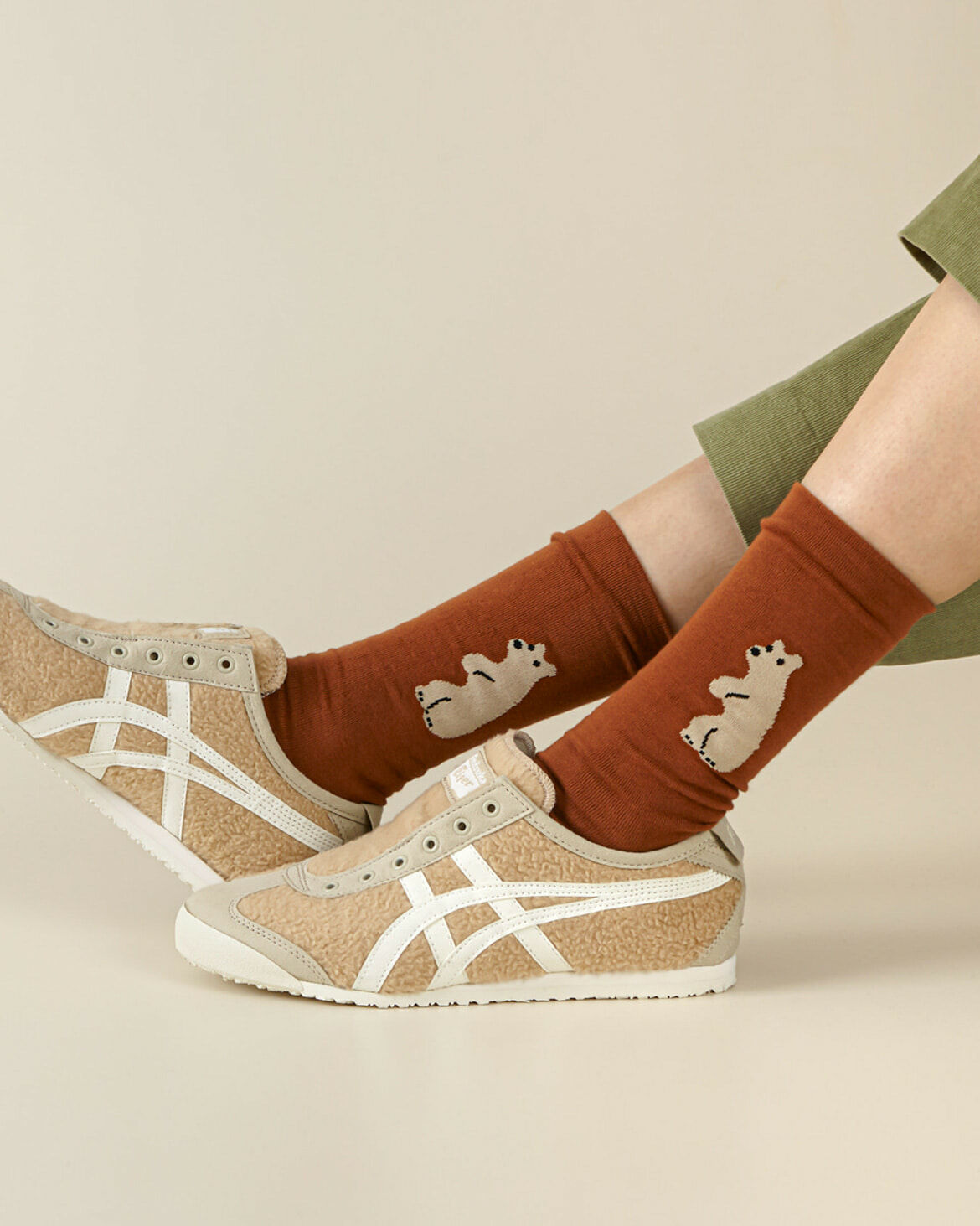 WARMGREY TAIL 中筒襪-抱抱熊(焦糖棕)