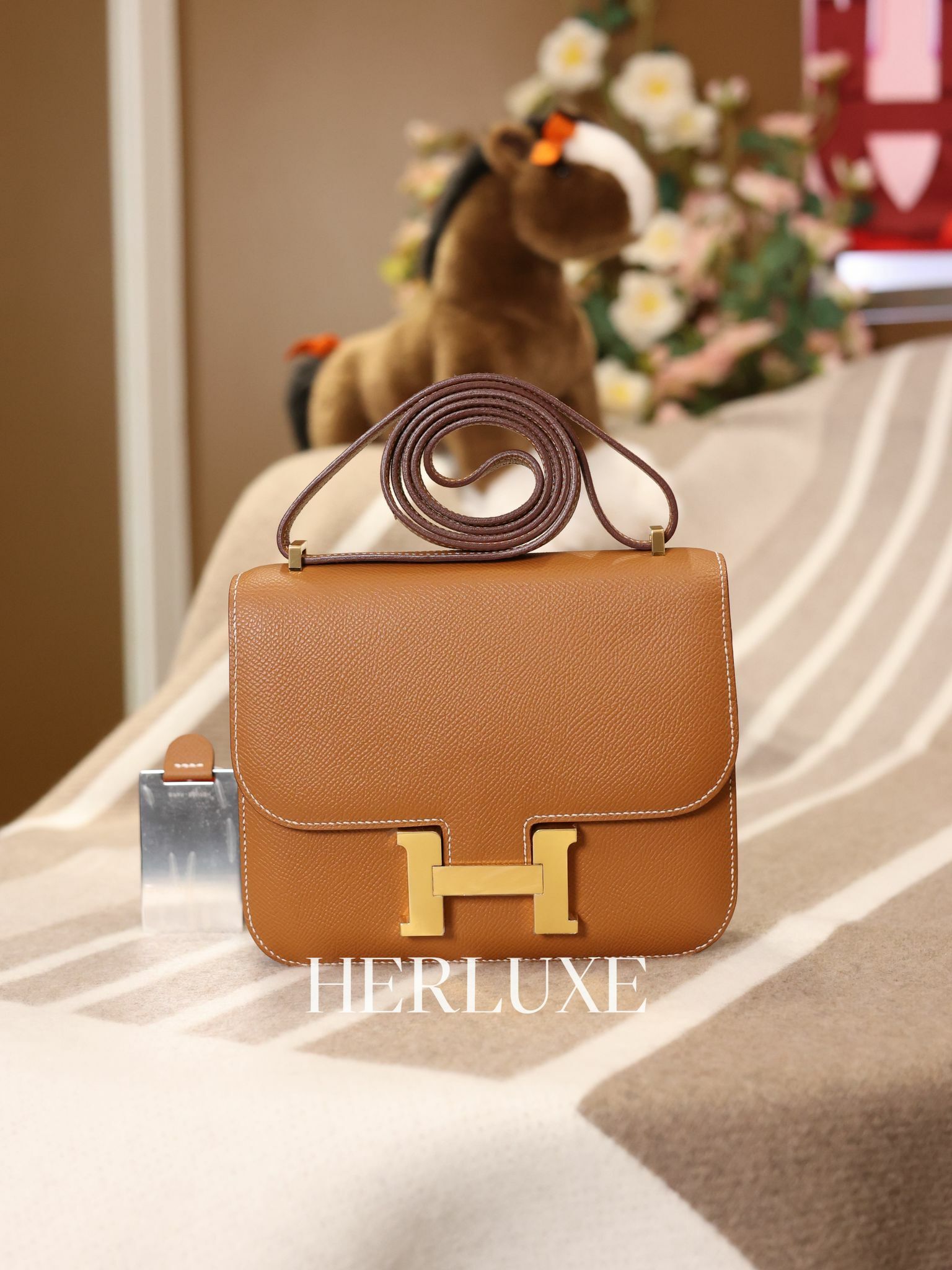 Constance mini mirror 37 gold cc epsom B （二手 99% new）