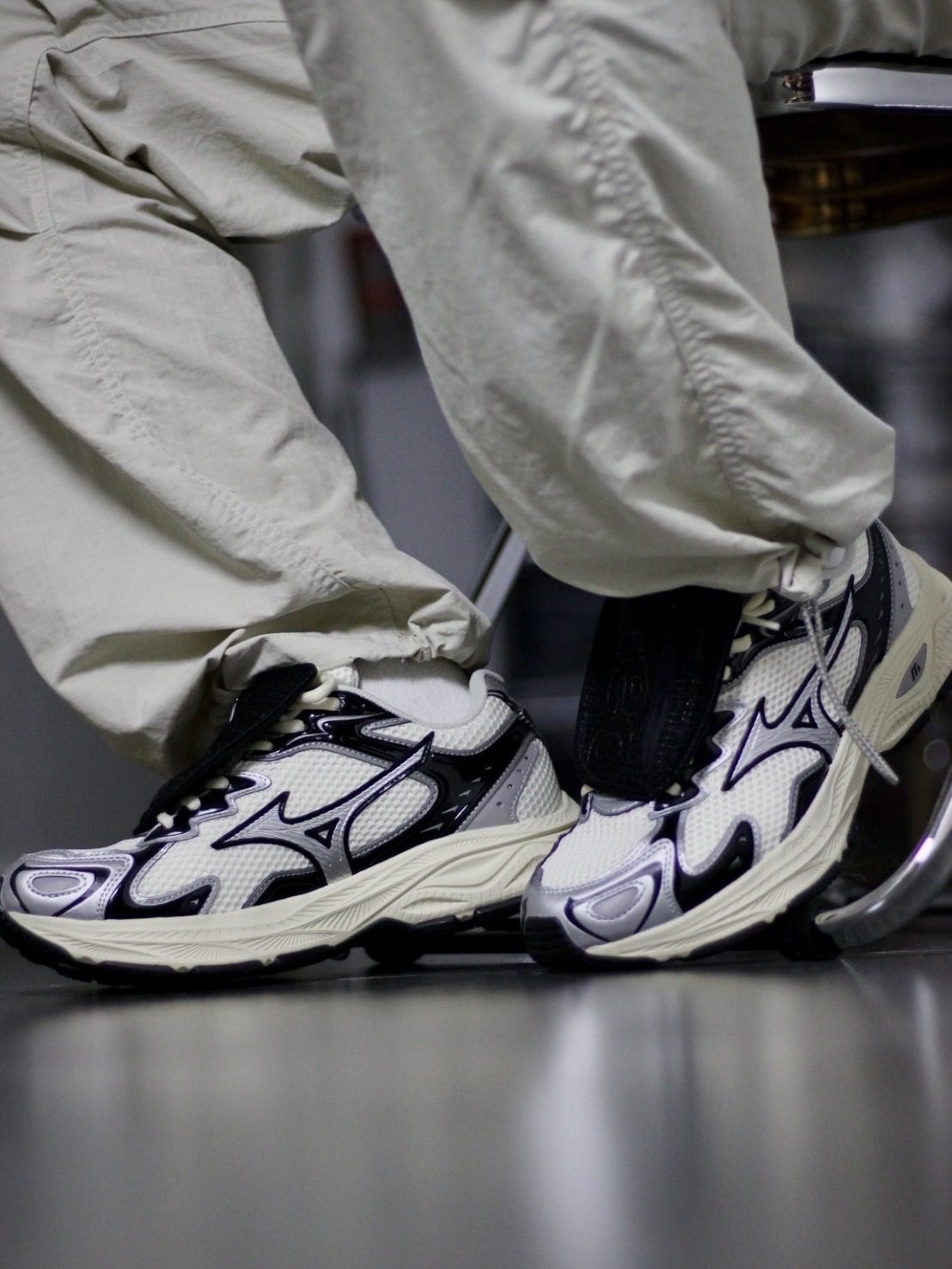 【預購】OARISM x MIZUNO RACER S 米杏黑禮盒 D1GH243701