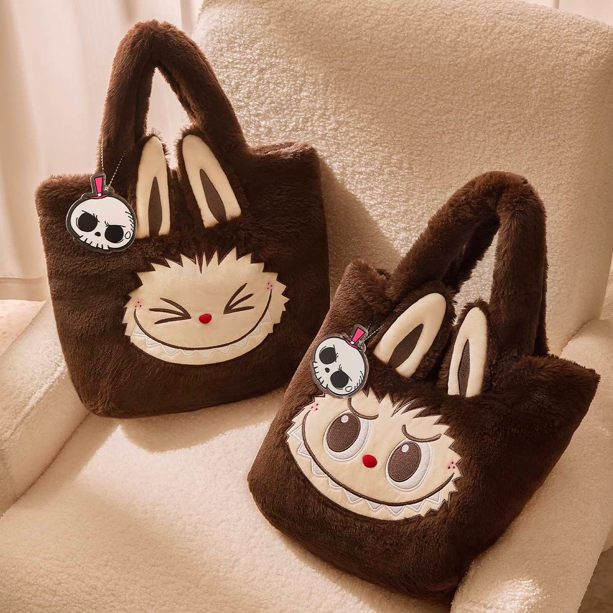 Labubu Classic Bag Series Reversible Plush Bag 毛毛手提袋 Labubu Classic Bag Series Reversible Plush Bag 毛毛手提袋