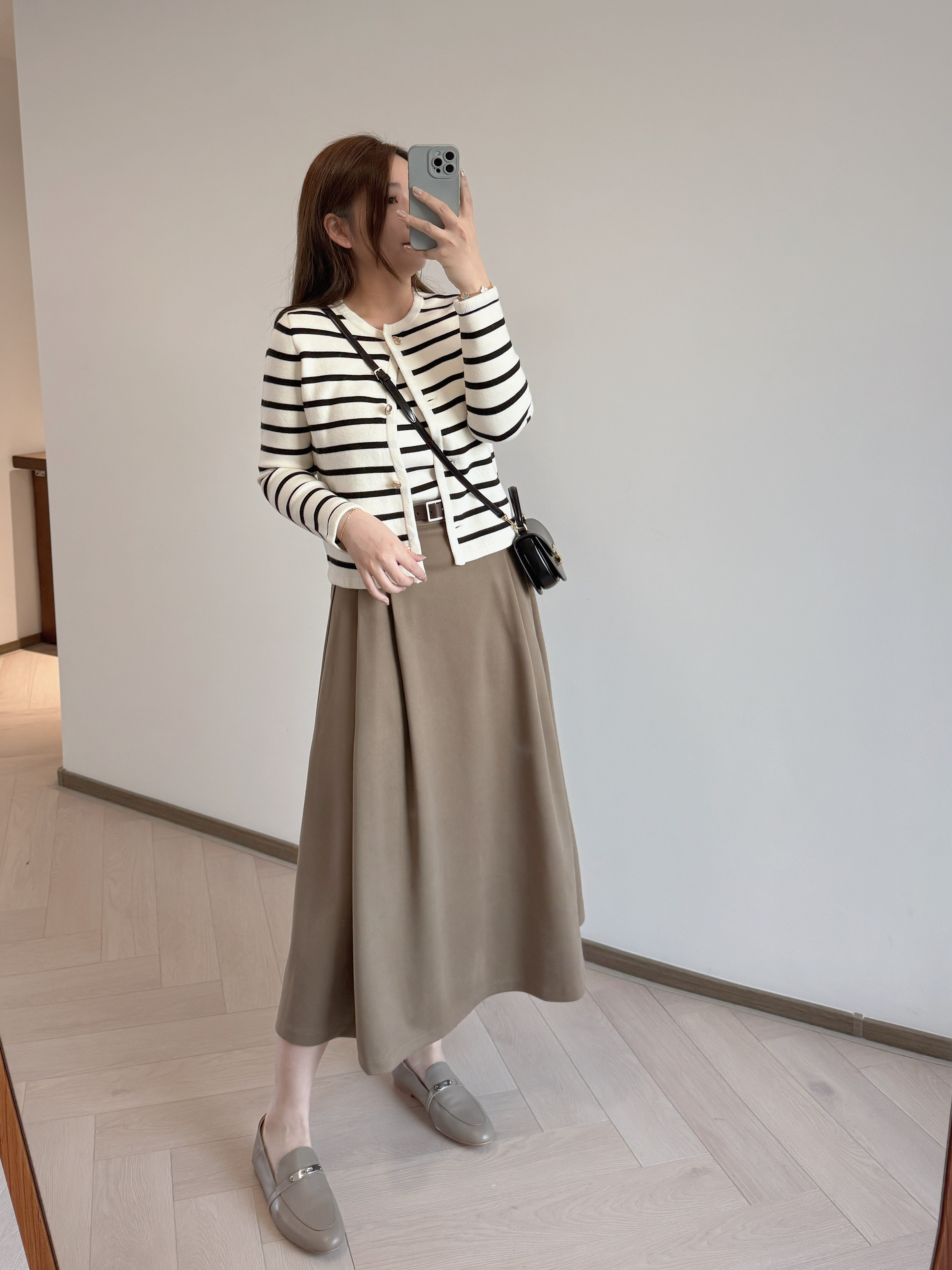 現貨 7133 收胯顯瘦淺咖長裙  附送真皮皮帶