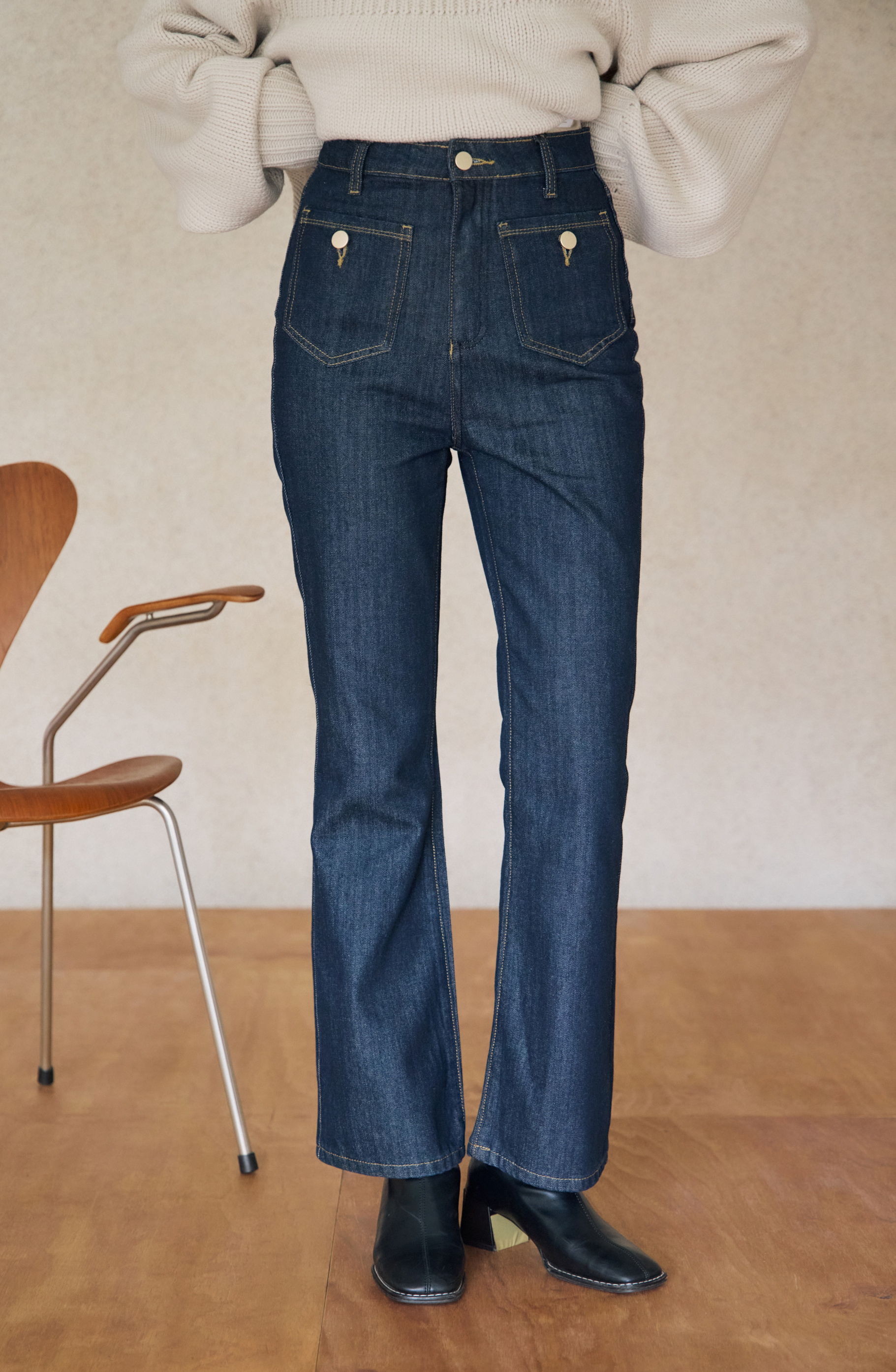 guten made/小腿加長！雙口袋金釦收小腹喇叭褲-原色藍