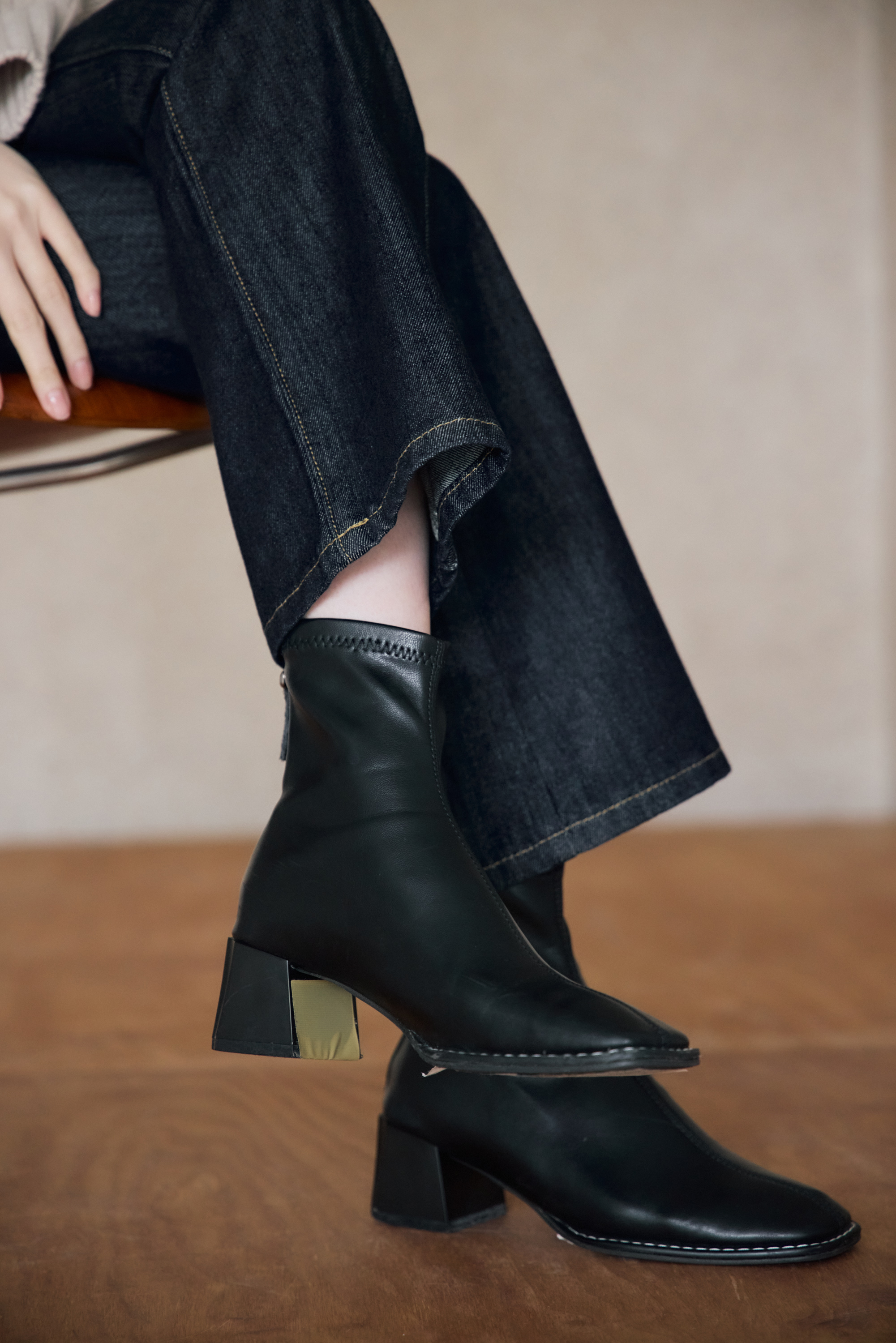 guten made/小腿加長！雙口袋金釦收小腹喇叭褲-原色藍