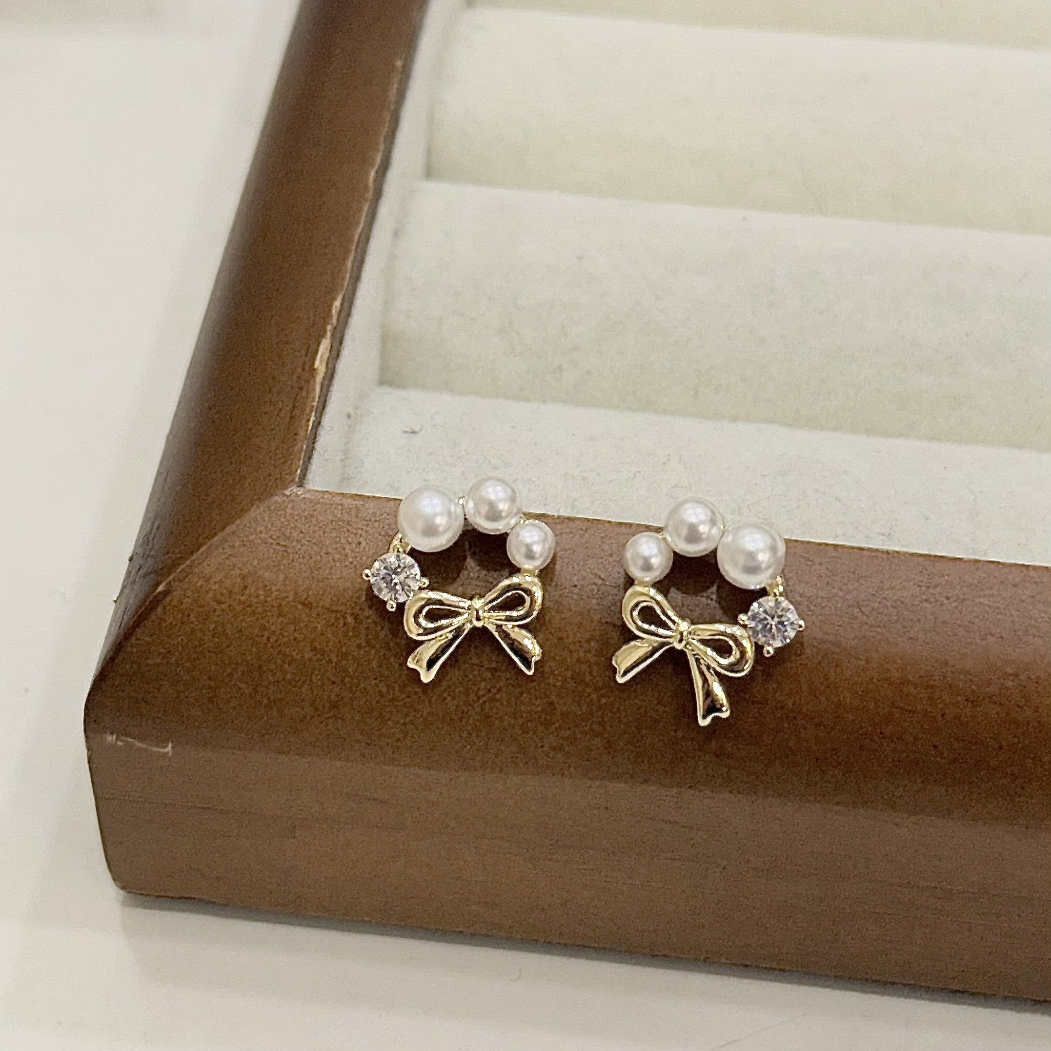 Q35珍珠小鑽蝴蝶結耳針