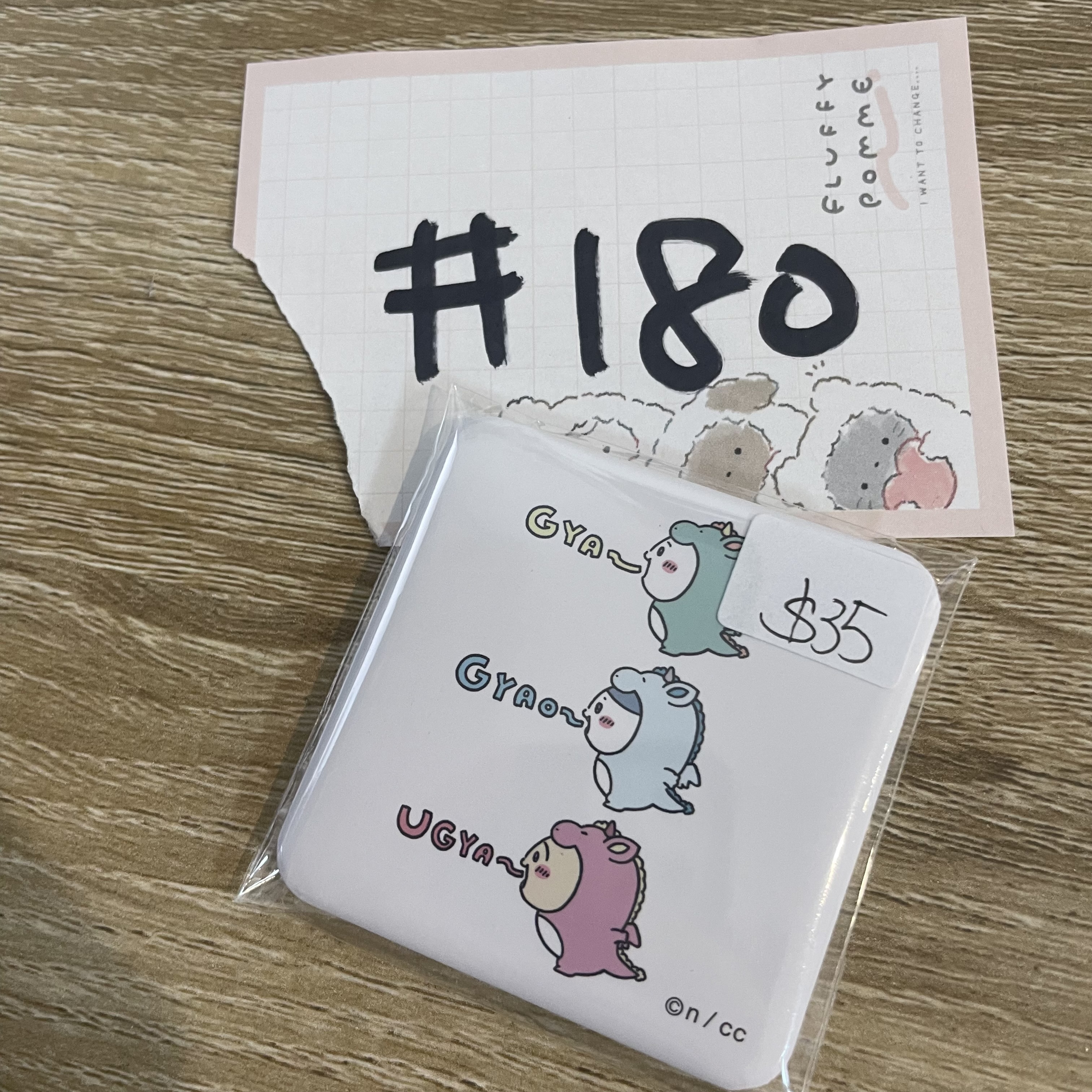 CHIIKAWA    襟章#180