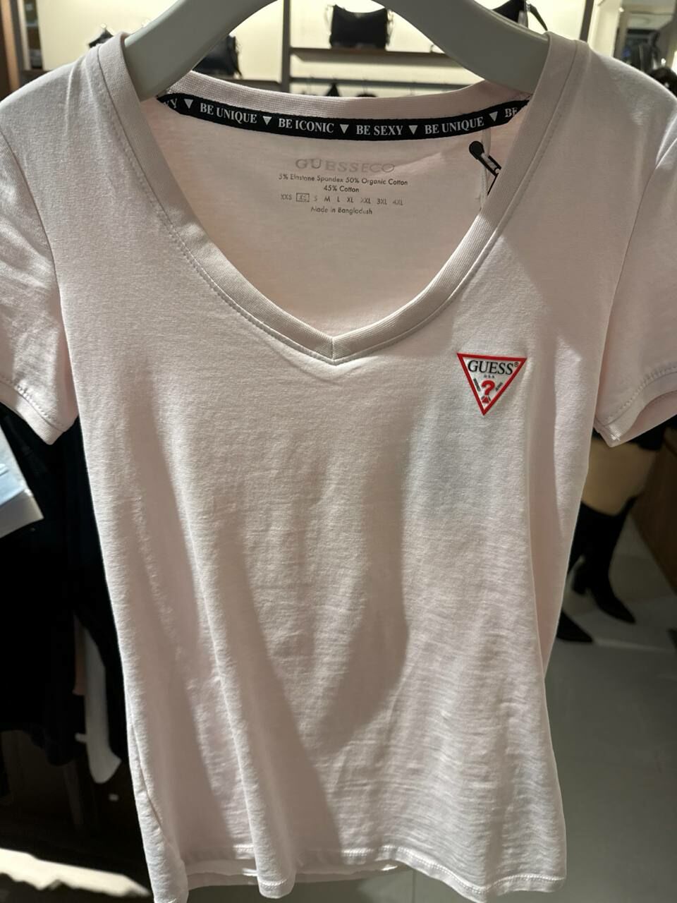 [K] GUESS WOMEN'S V-NECK ORIGINAL TRIANGLE LOGO S/S TEE,LIGHT PINK, YO2K9002-LPI (KGU734)