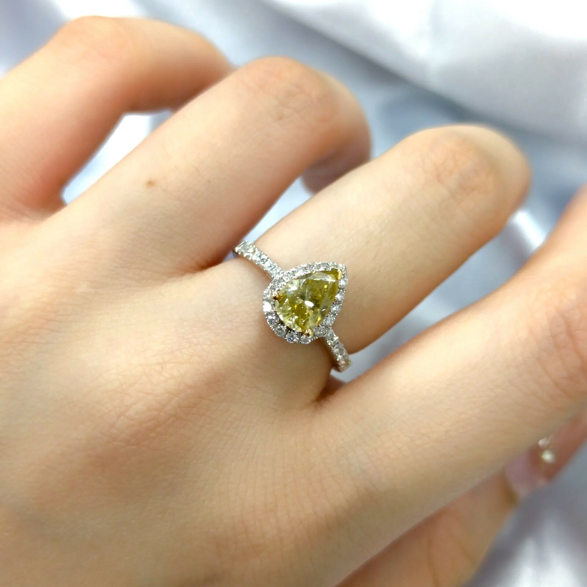 18K White Gold 1.27ct Fancy Yellow Diamond Ring
