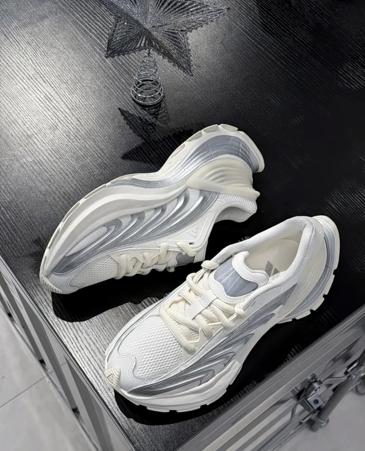 Adidas XLG MTW 奶油白銀 Y2K 厚底 復古 慢跑鞋 老爹鞋 科技風 JR6390/預購