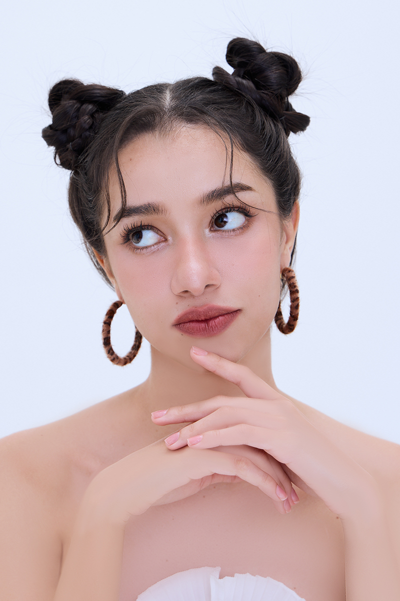 C形頑皮豹豹。銀針耳環