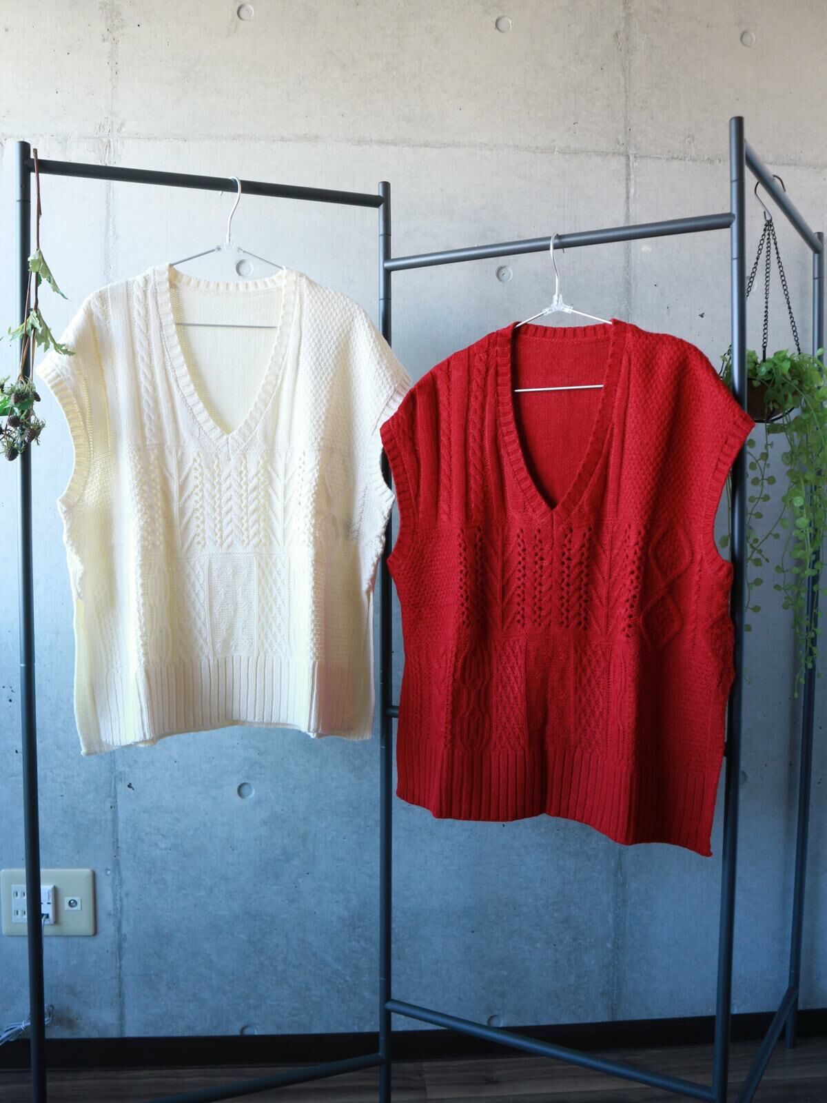 {Special Price} Oversize 疊穿大V領針織背心 (兩色入) 【日本直送】