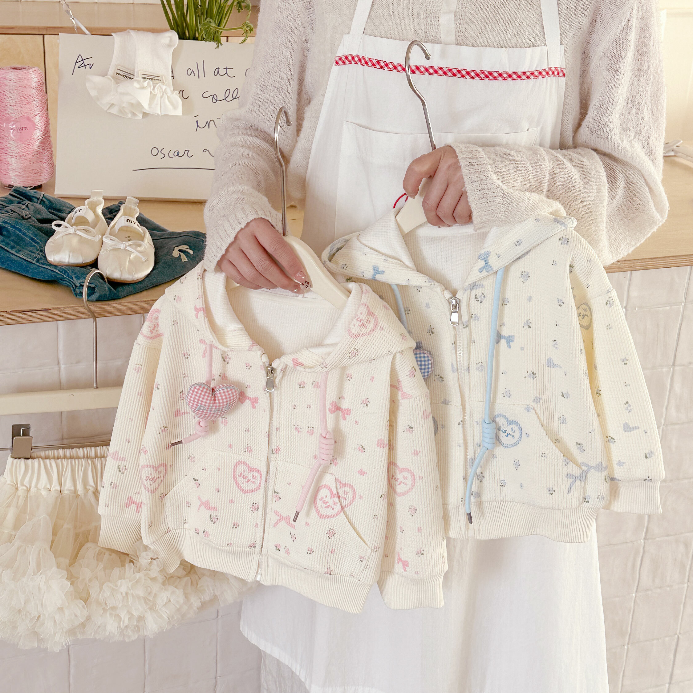 【H55184】塗鴉立體愛心華夫格連帽外套＊二色