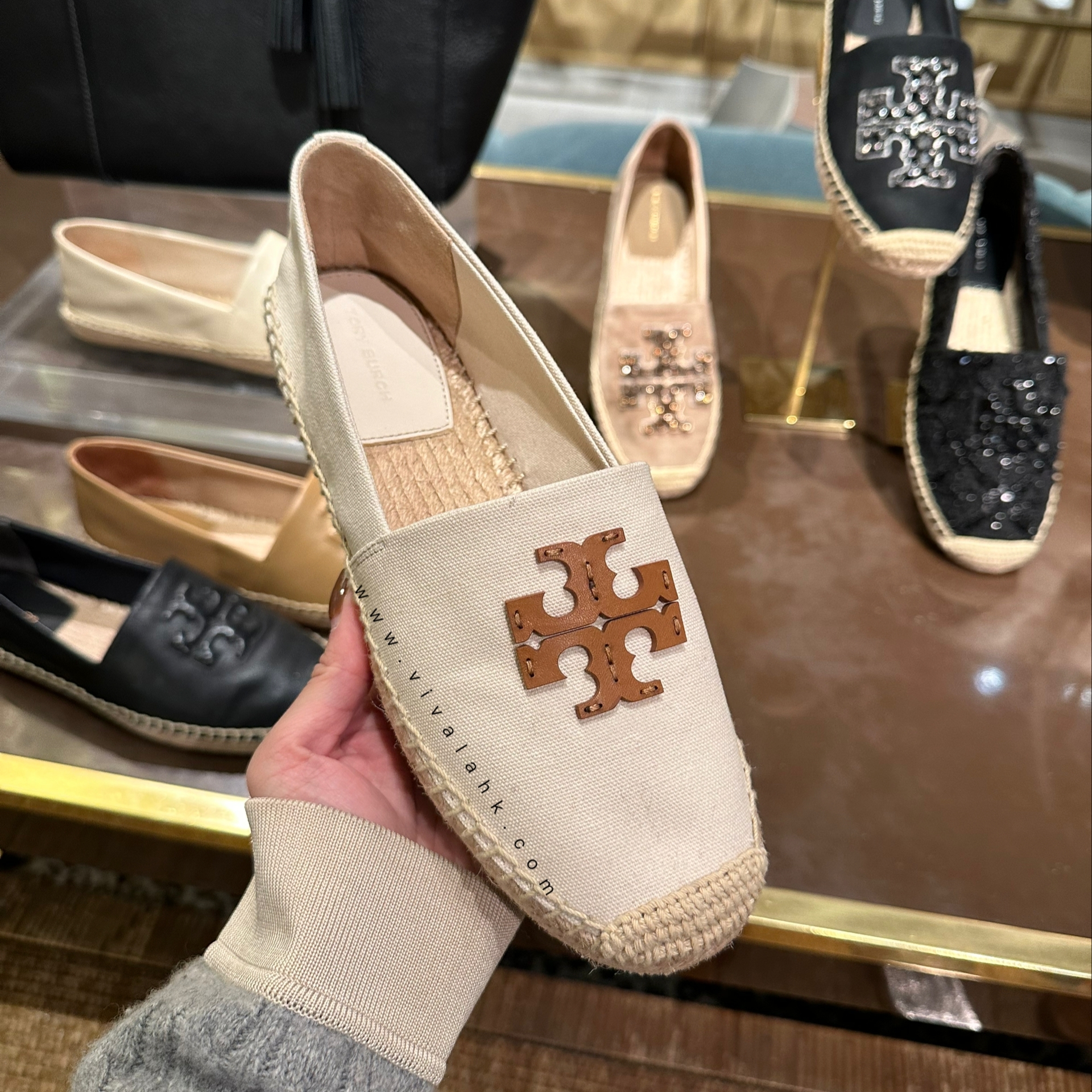 Tory Burch - Everly 布款草鞋