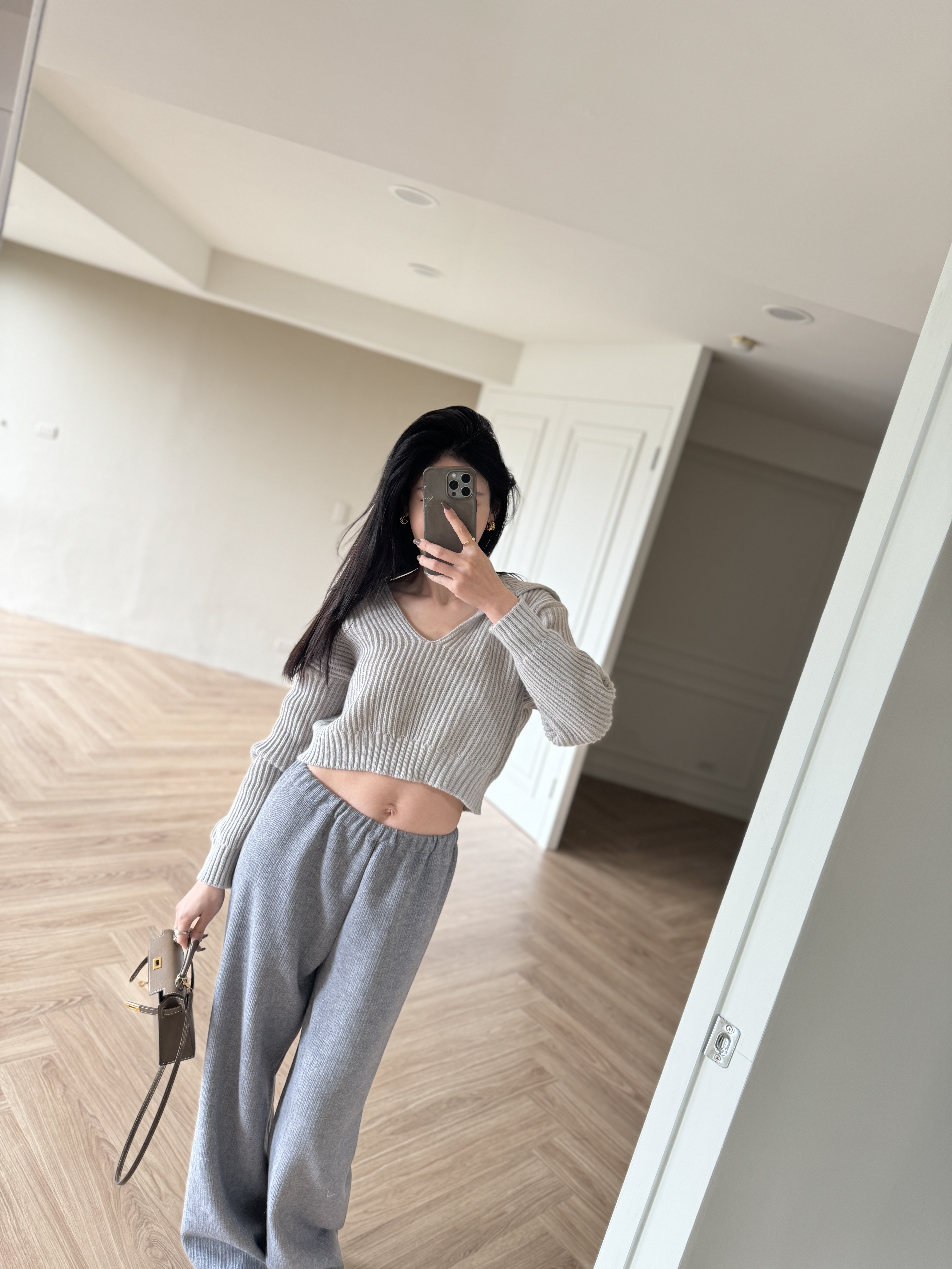 翻領短板針織上衣