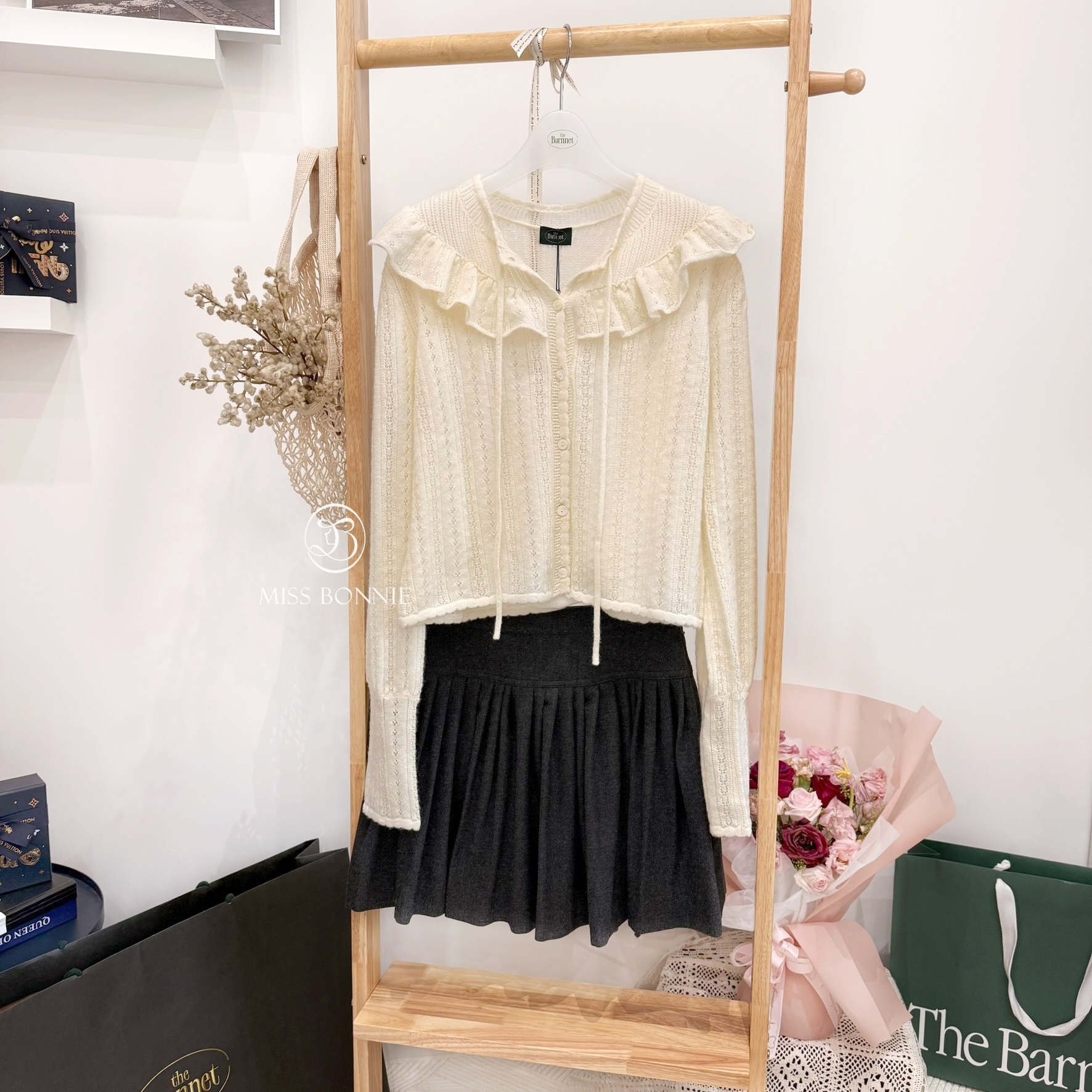 The Barnnet針織荷葉邊上衣