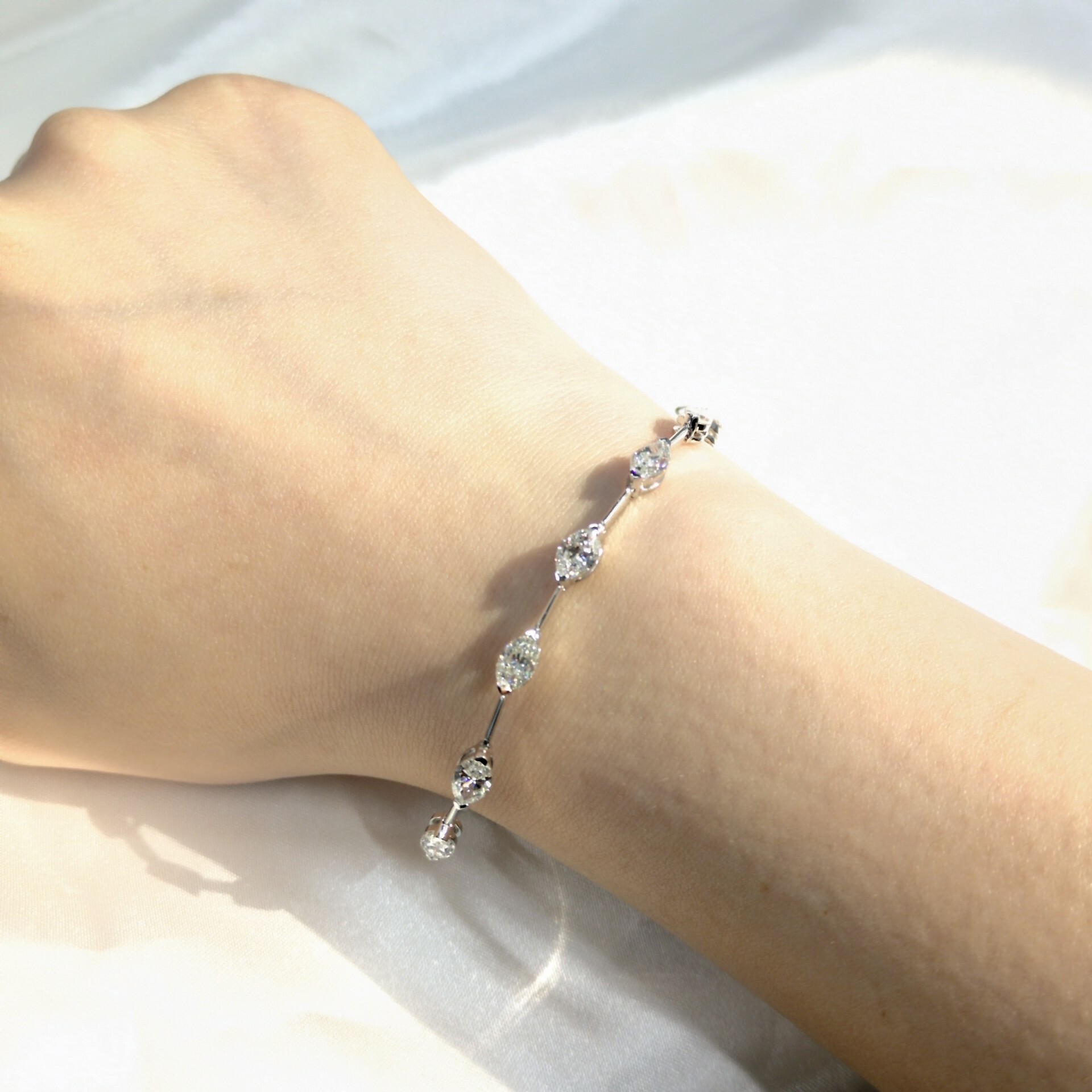 全新18K白金4卡80份鑽石手鍊