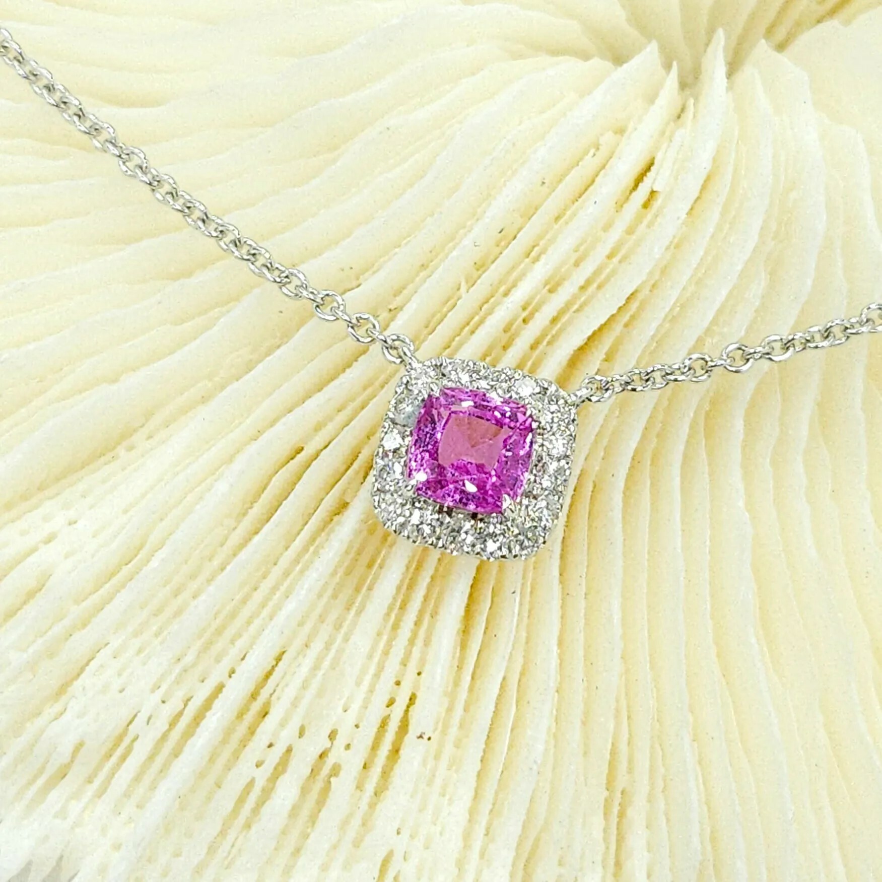 18K White Gold 0.95ct Sapphire and Diamond Necklace