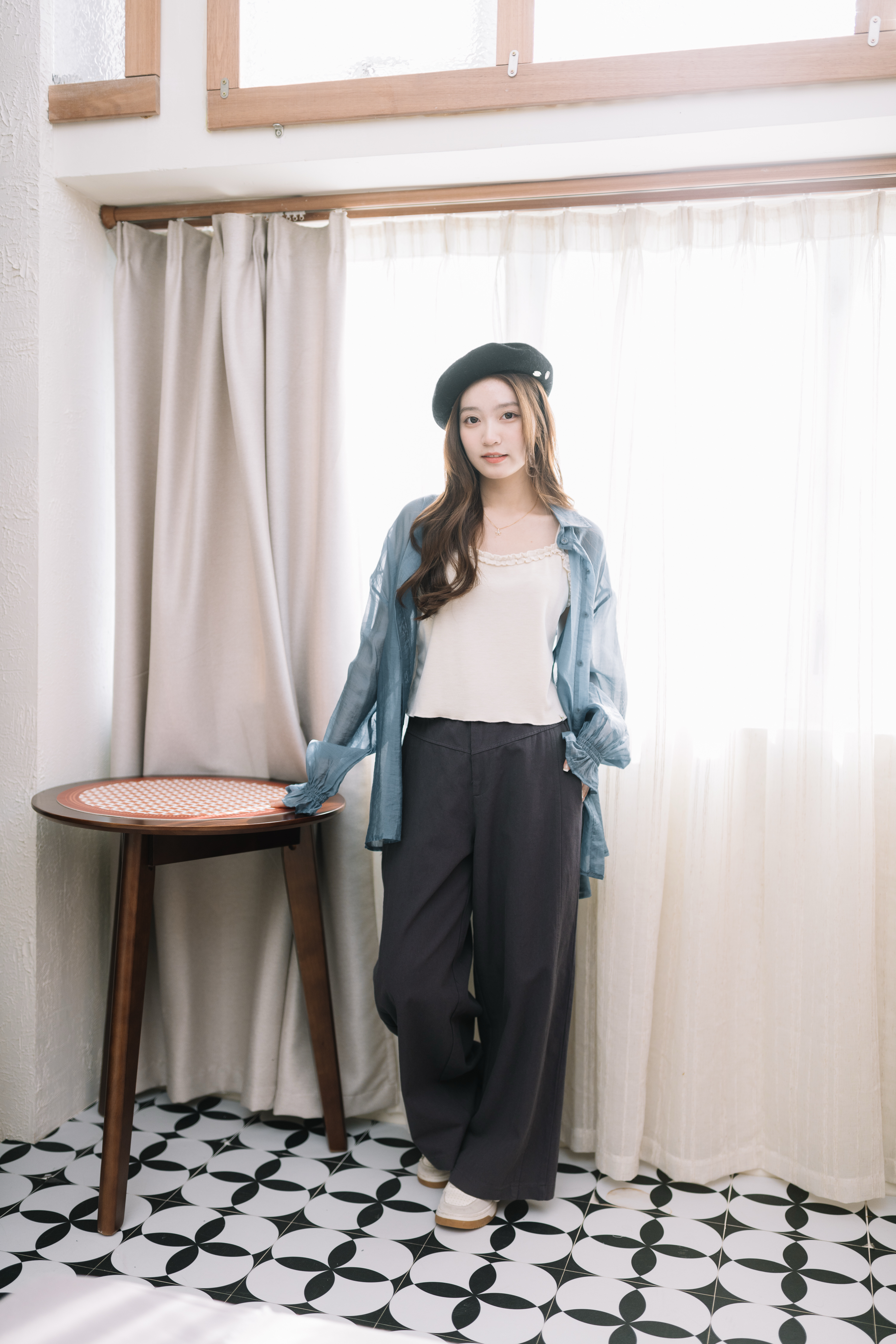 兩色 / 三角折骨線闊腳長褲 / Pleated Wide-Leg Pants