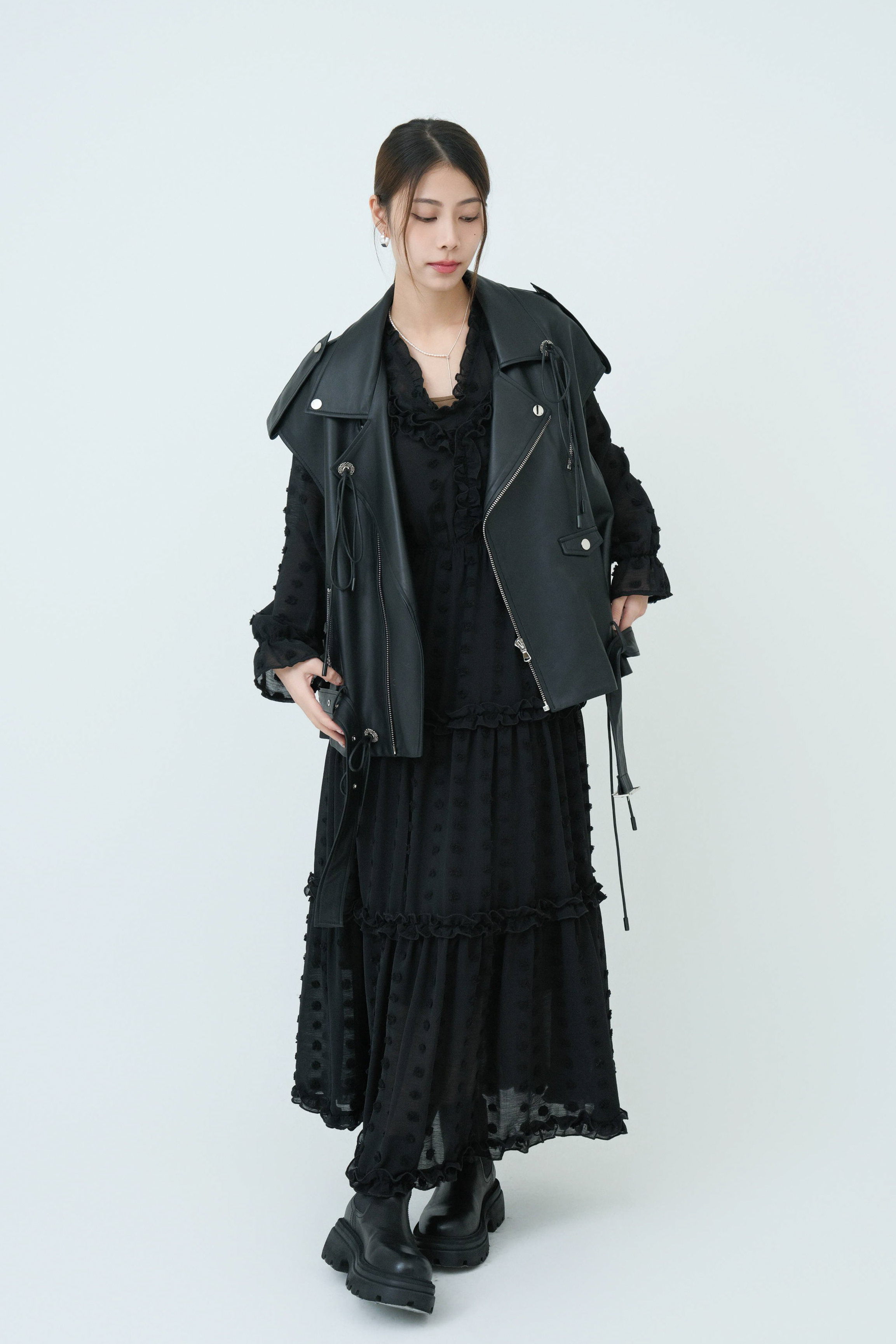 FW24_0343（真皮背心＋連身裙）