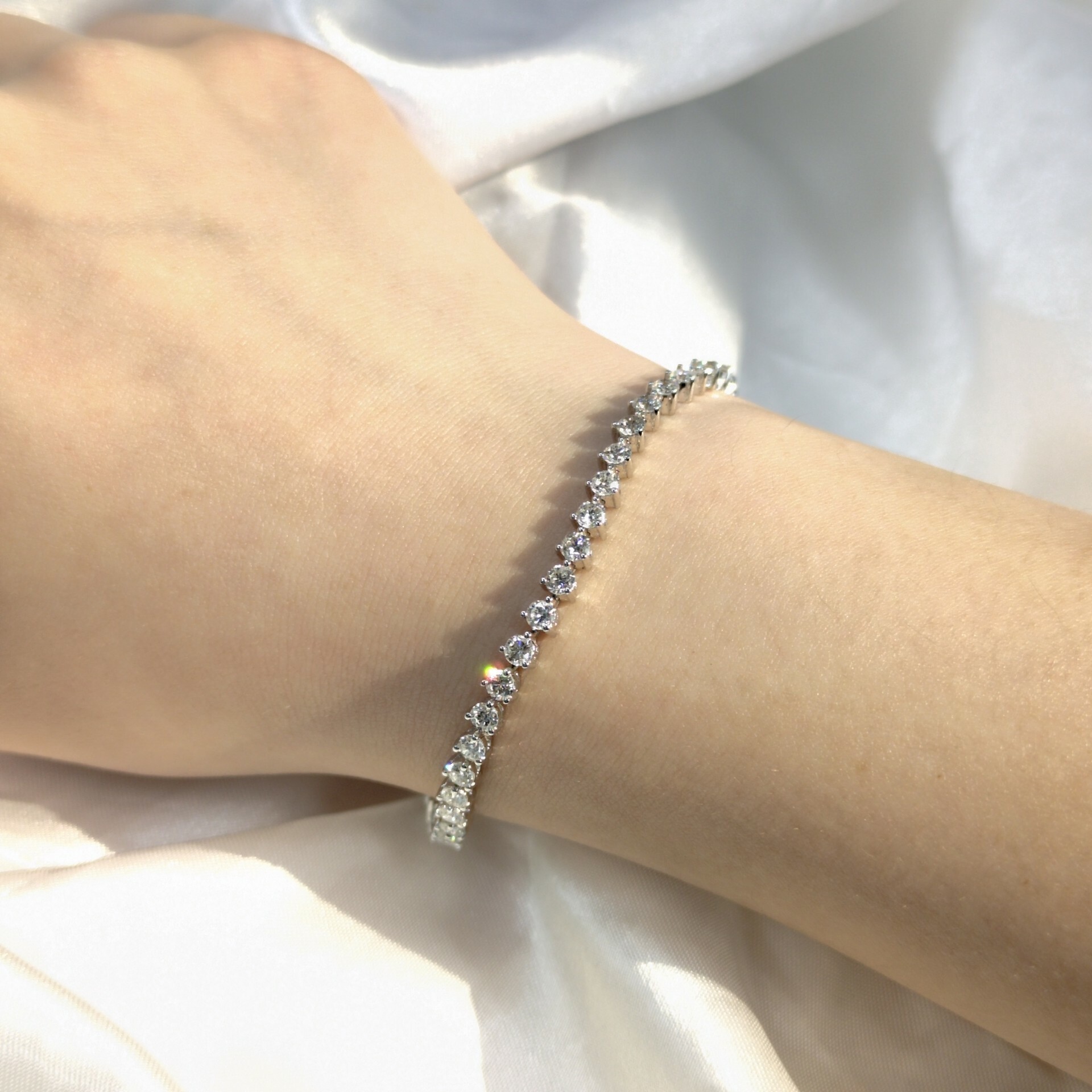 全新18K白金3卡75份鑽石手鍊