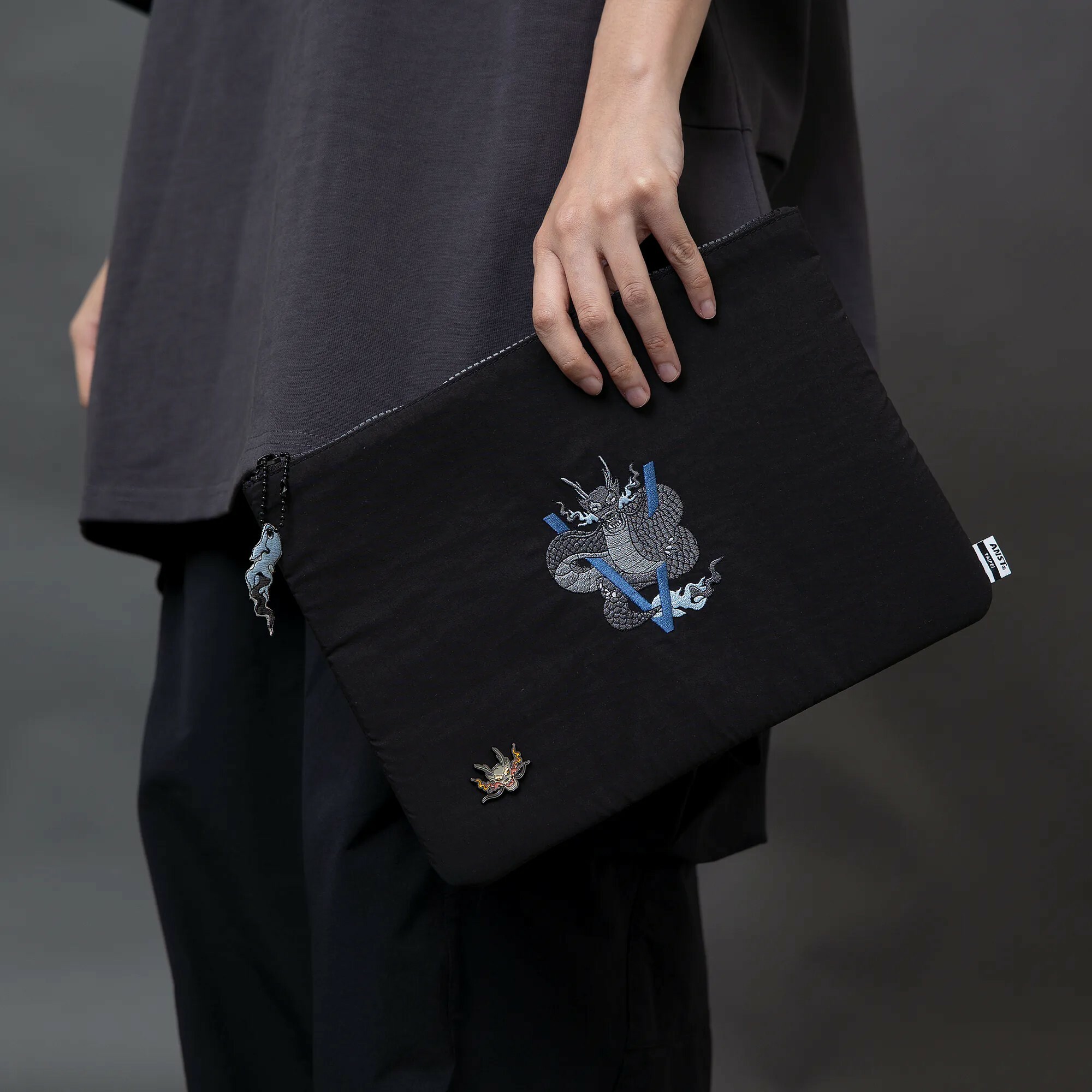 "現貨" ANST "a5" 5th_Embroidered Tote Bag/黑色 AD20.L