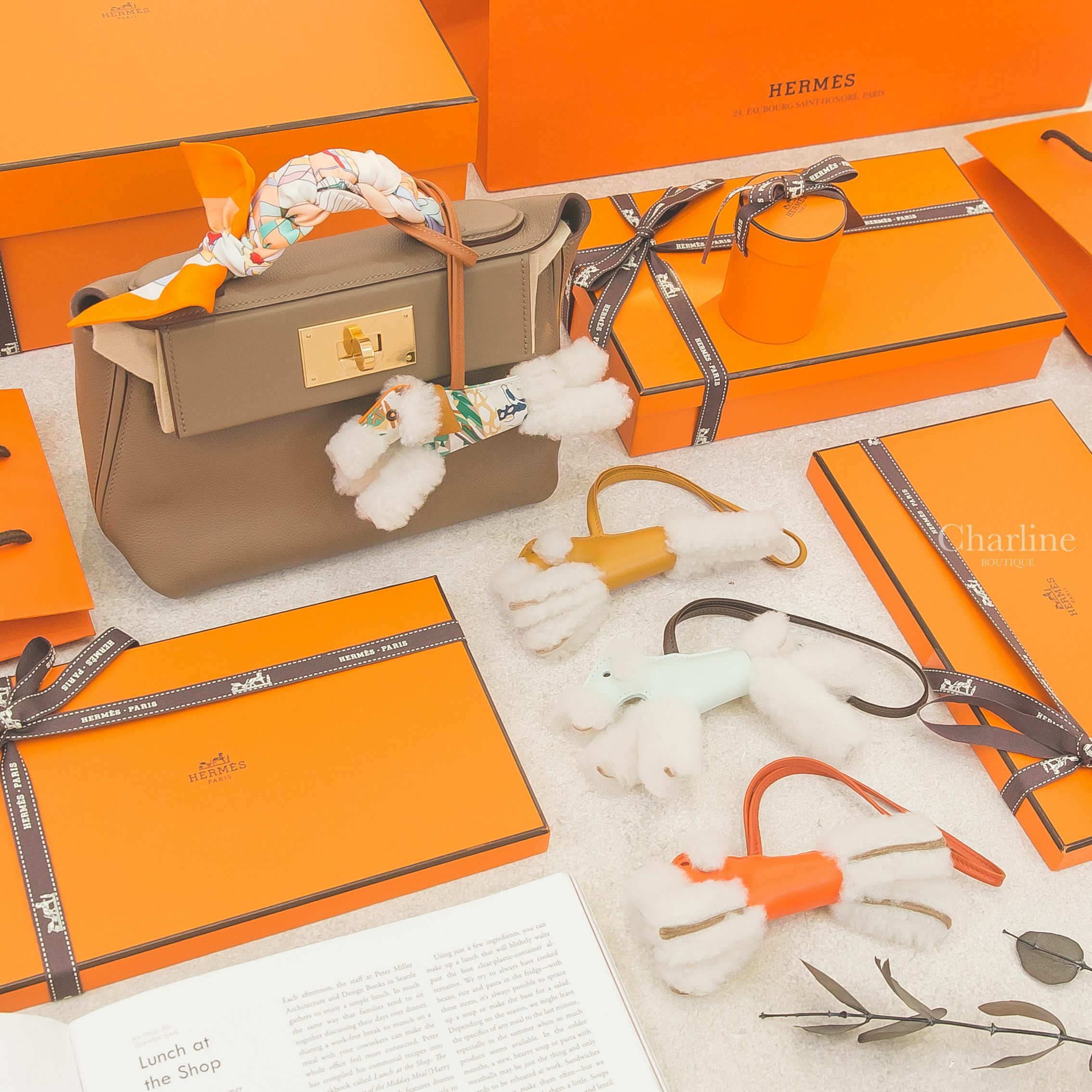 Hermès Mini 24/24 大象灰金釦,Hermès Budy 彩色真絲羊毛梗犬吊飾,芝麻黃羊毛梗犬吊飾,罌粟橘羊毛梗犬吊飾,辣薄荷綠羊毛梗犬吊飾-Charline Boutique 精品代購