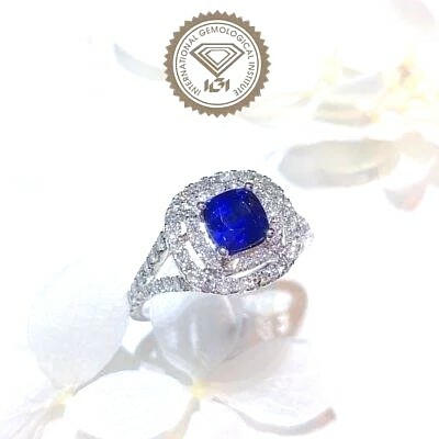18K White Gold 0.93ct Sapphire and Diamond Ring