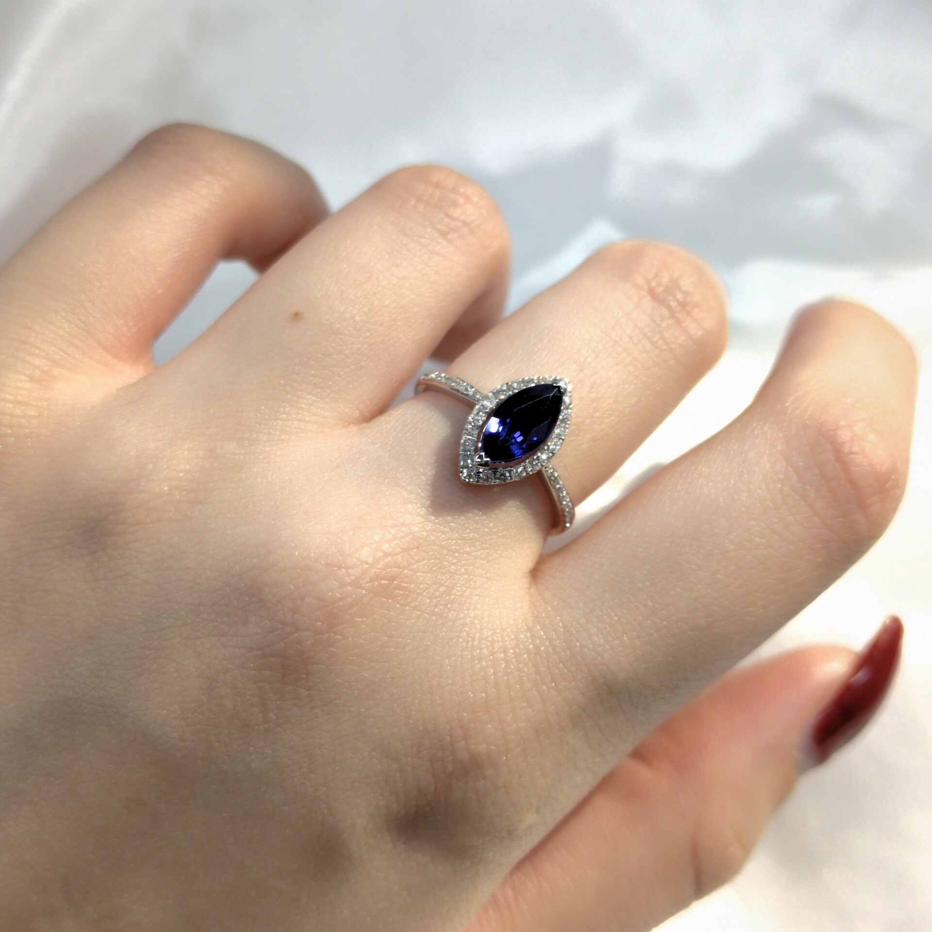18K White Gold 1.28ct Sapphire and Diamond Ring