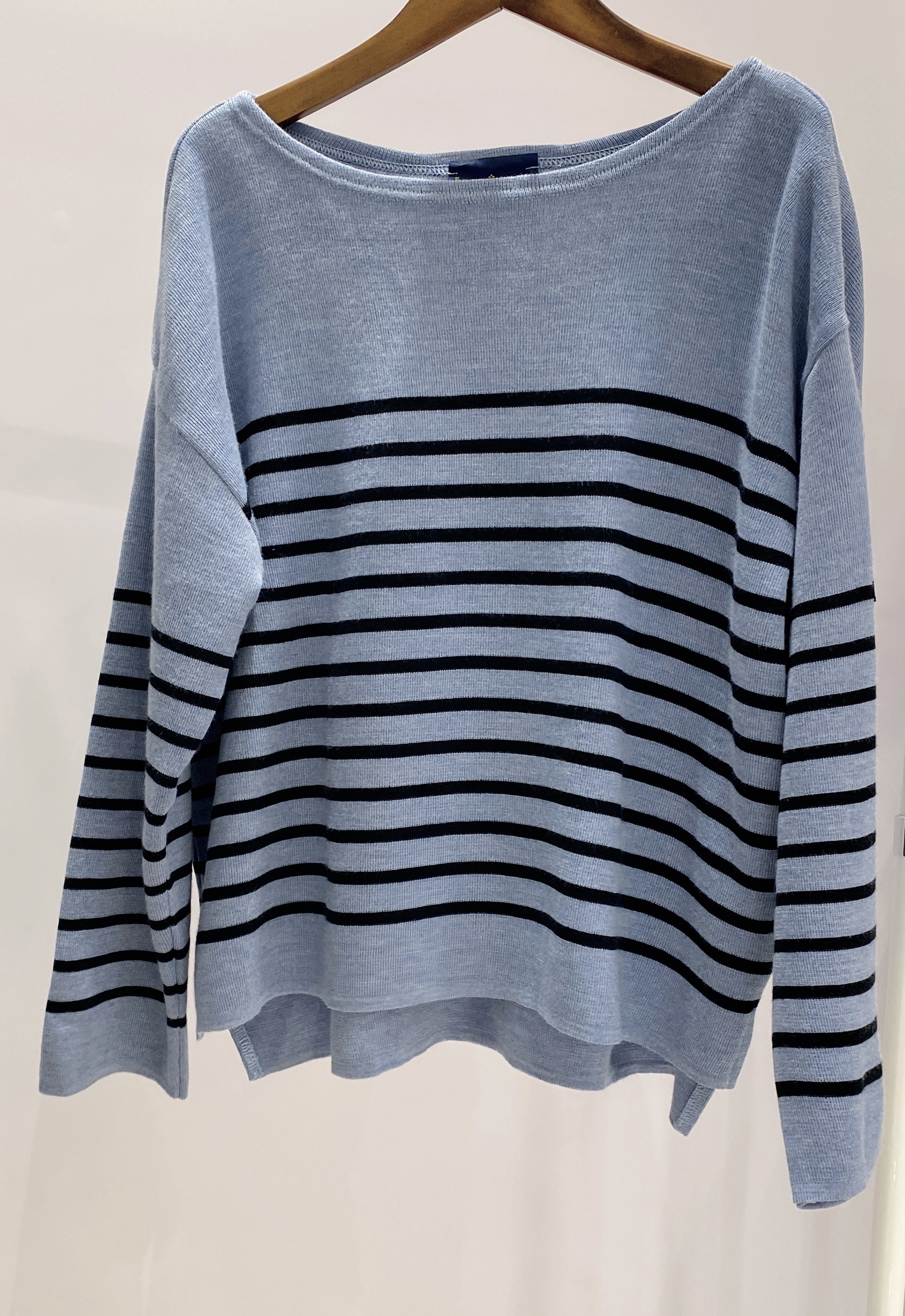 黑橫條寬版針織上衣