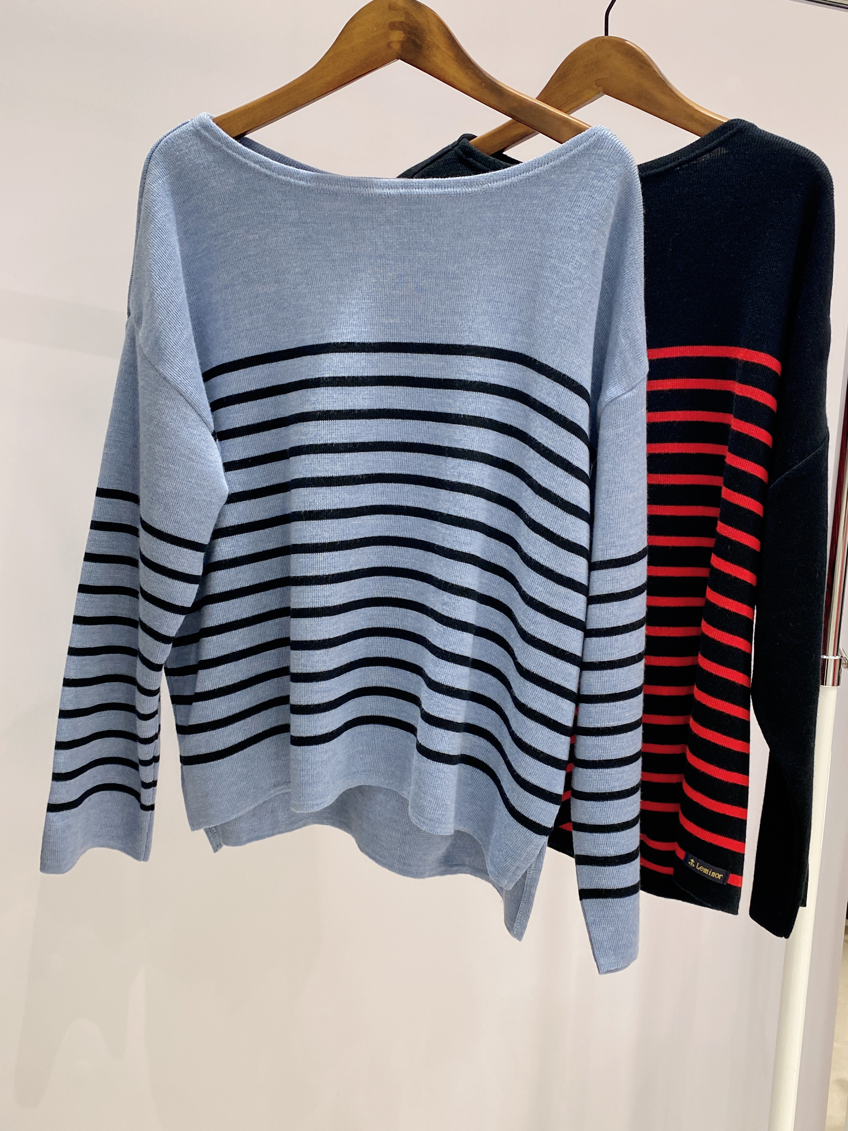 黑橫條寬版針織上衣