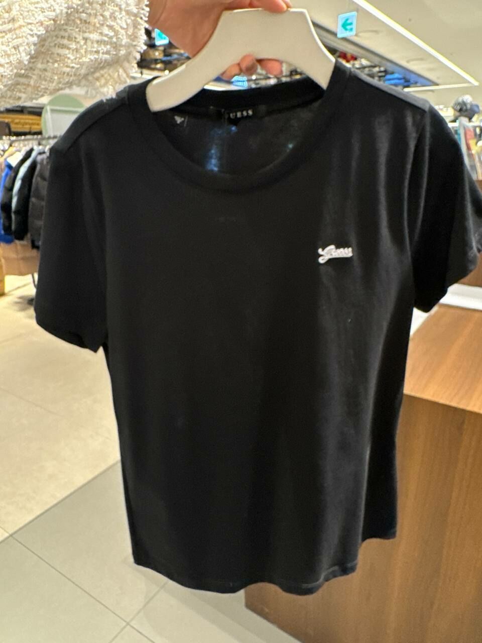 [K] GUESS WOMEN'S MINI LETTERING SHORT SLEEVE T-SHIRT,BLACK, YO2K9486-BLK (KGU842)