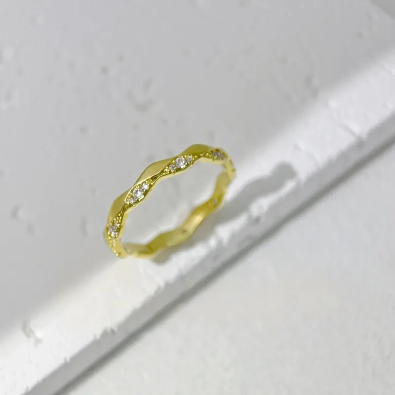 波浪單邊鑽戒指