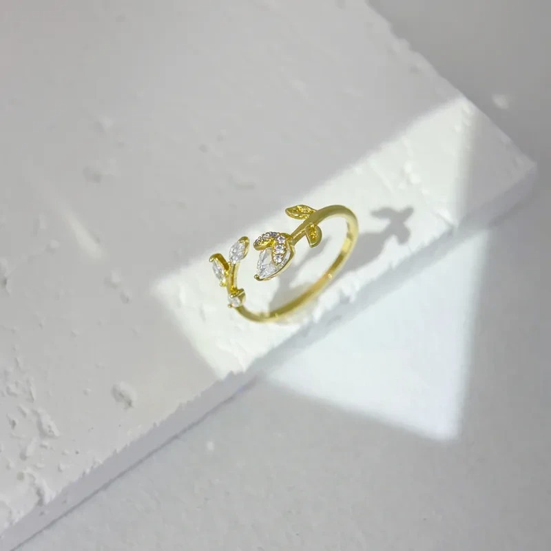 唯美浪漫葉子鑲鑽戒指