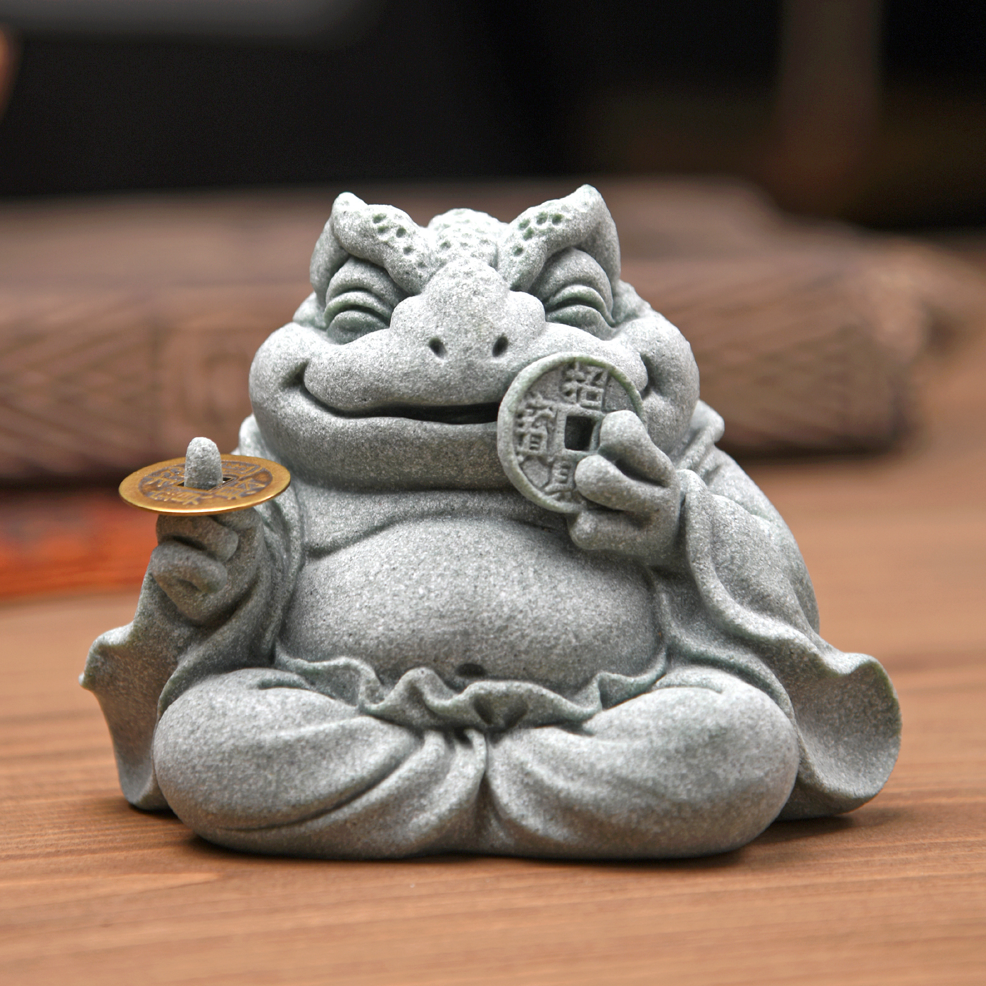 傳藝工坊- 『一定賺錢招財蟾蜍大師』Q版招財蟾蜍青砂石塑