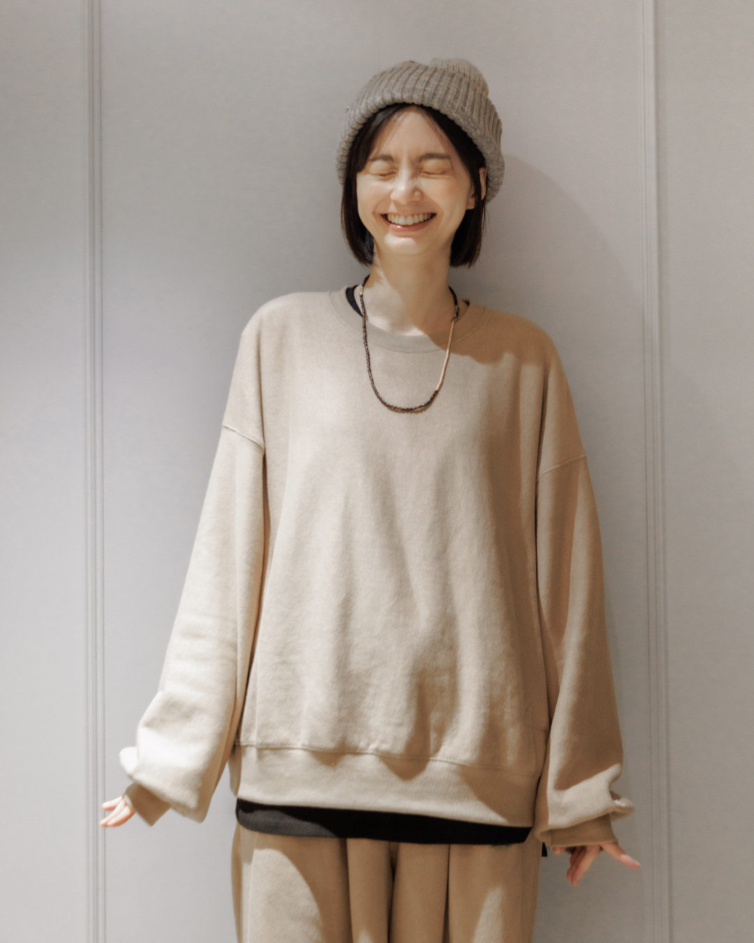 2025 柔軟手感 微短版設計衛衣-奶茶色