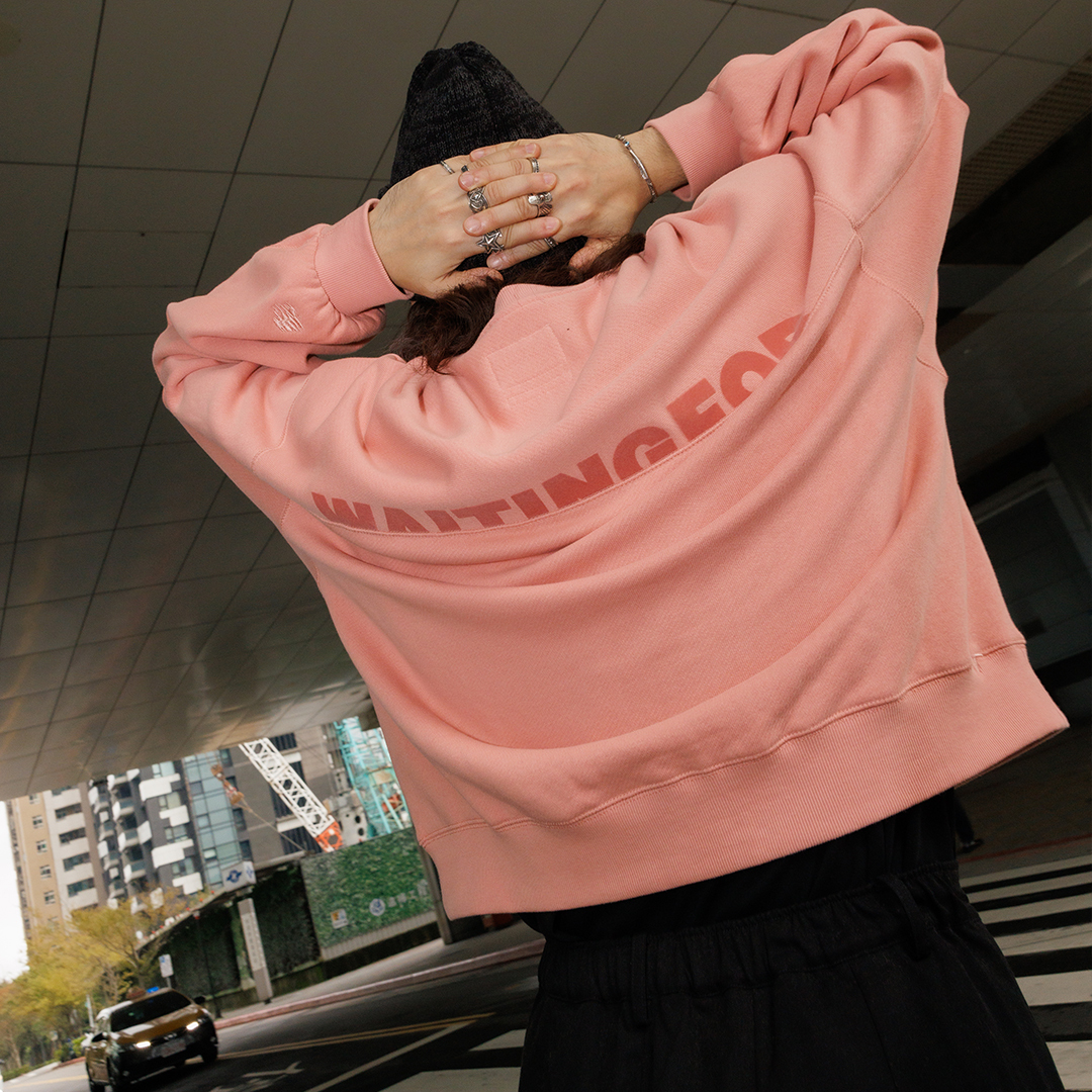 2025 柔軟手感 微短版設計衛衣－時髦粉色