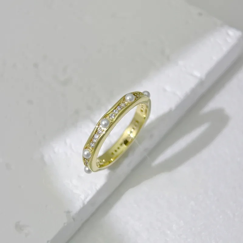 珍珠間隔線鑽戒指