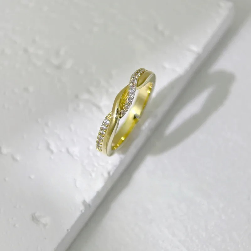 氣質交叉繩結鑲鑽戒指