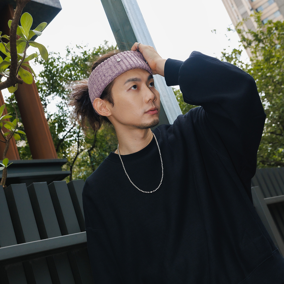 ICON金屬銀牌 反摺厚磅針織頭帶－霧粉紫