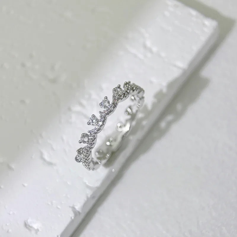 小皇冠弧形鑲鑽戒指