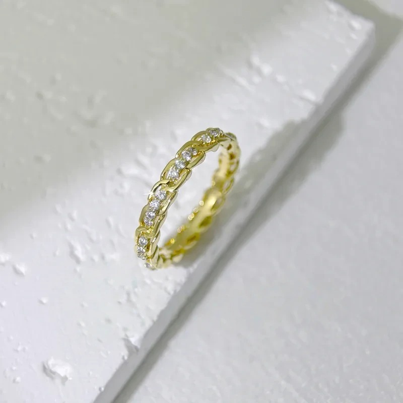 環扣相間鑲鑽戒指