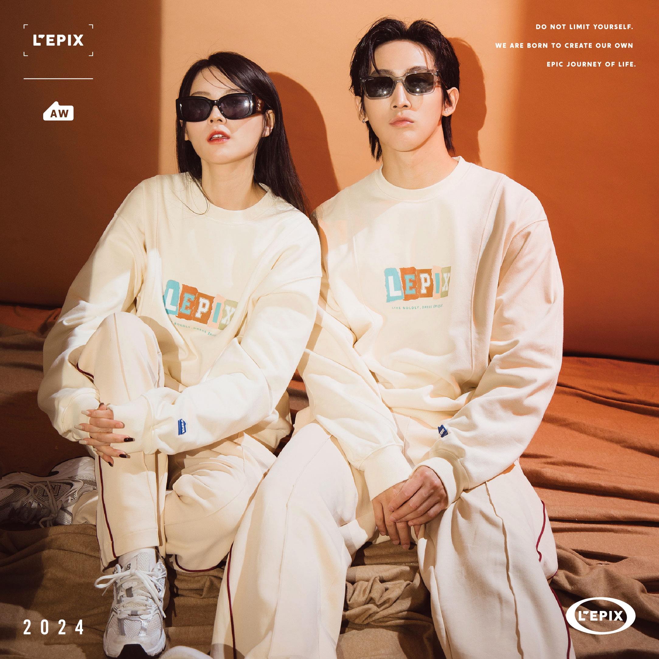 L'EPIX Peach Collage Sweater 24 A/W 拼貼桃子大學T