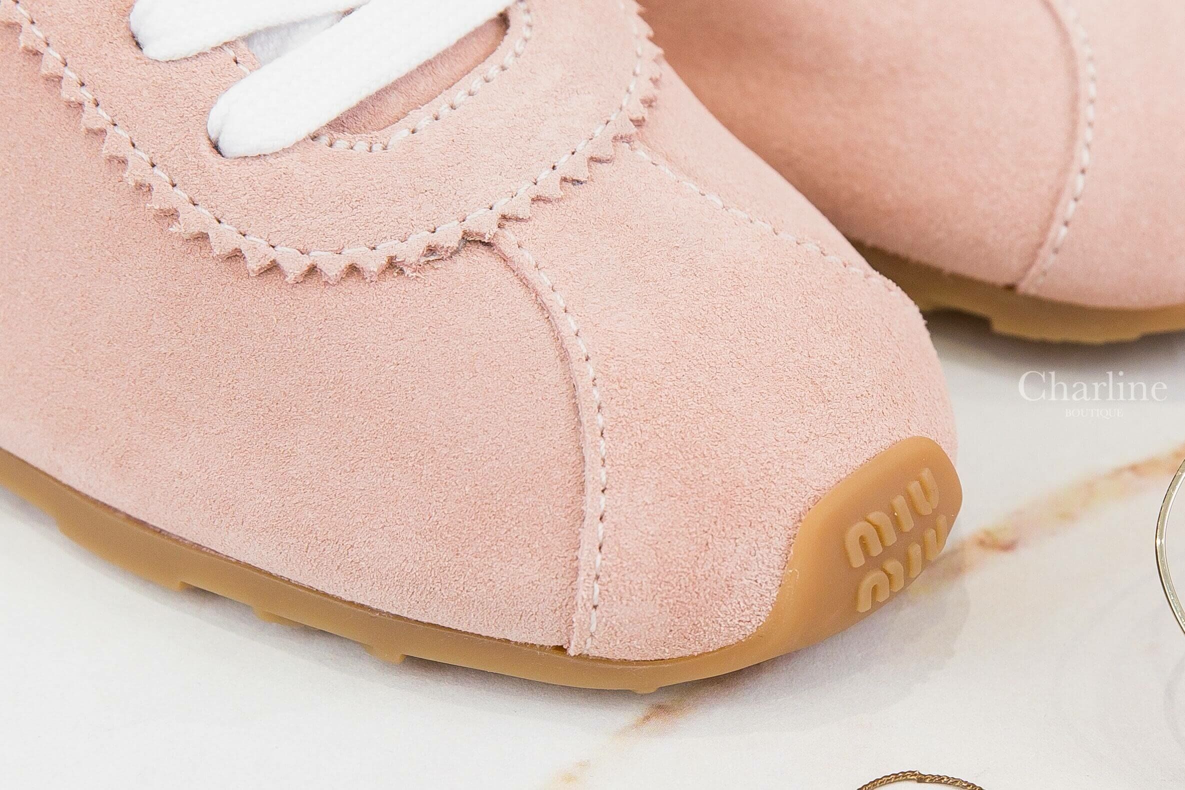 Miu Miu Plume Suede Sneakers 蘭花粉麂皮棕白色皮革飾邊黑字運動鞋