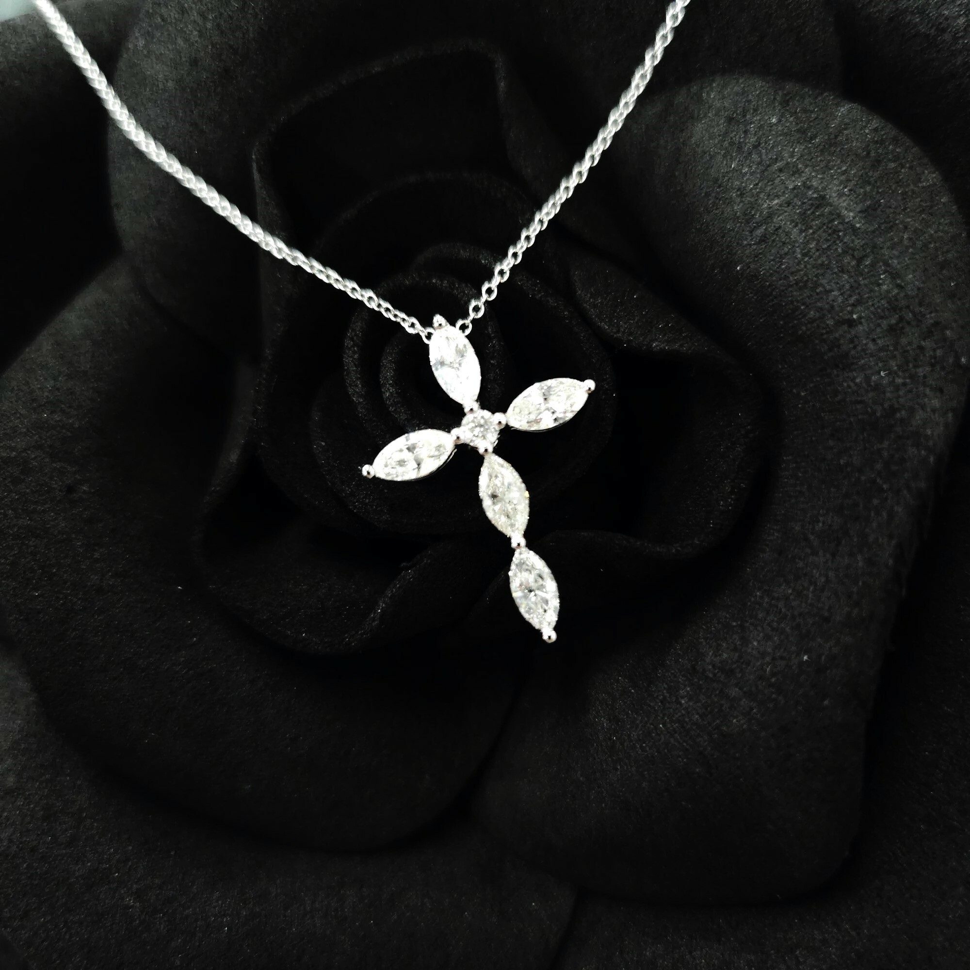 18K White Gold 0.82t Diamond Pendant Cross