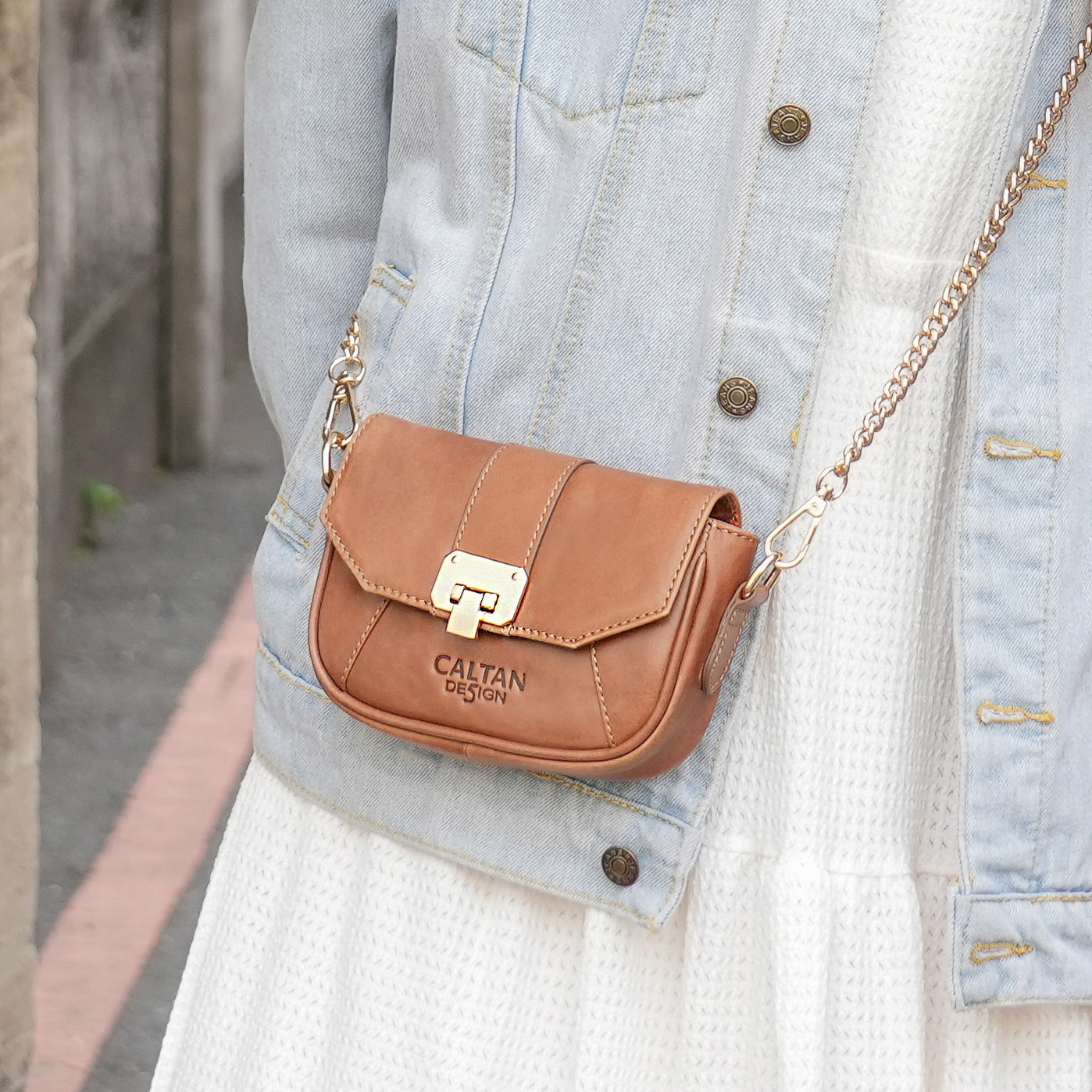 Mini Envo插扣真皮信封斜背包-三色(5541)