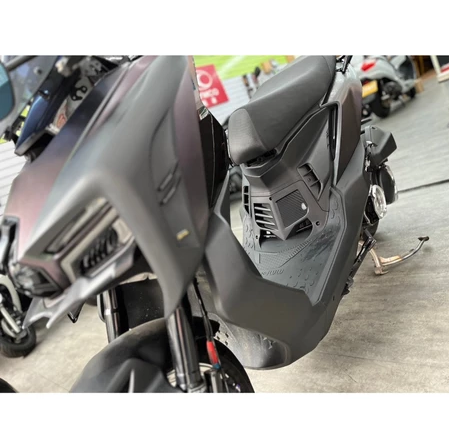 【KOMAX】SYM MMBCU胸蓋 立體碳纖維散熱胸蓋 曼巴胸蓋 曼巴 黑曼巴引擎導風胸蓋(非手工切割)