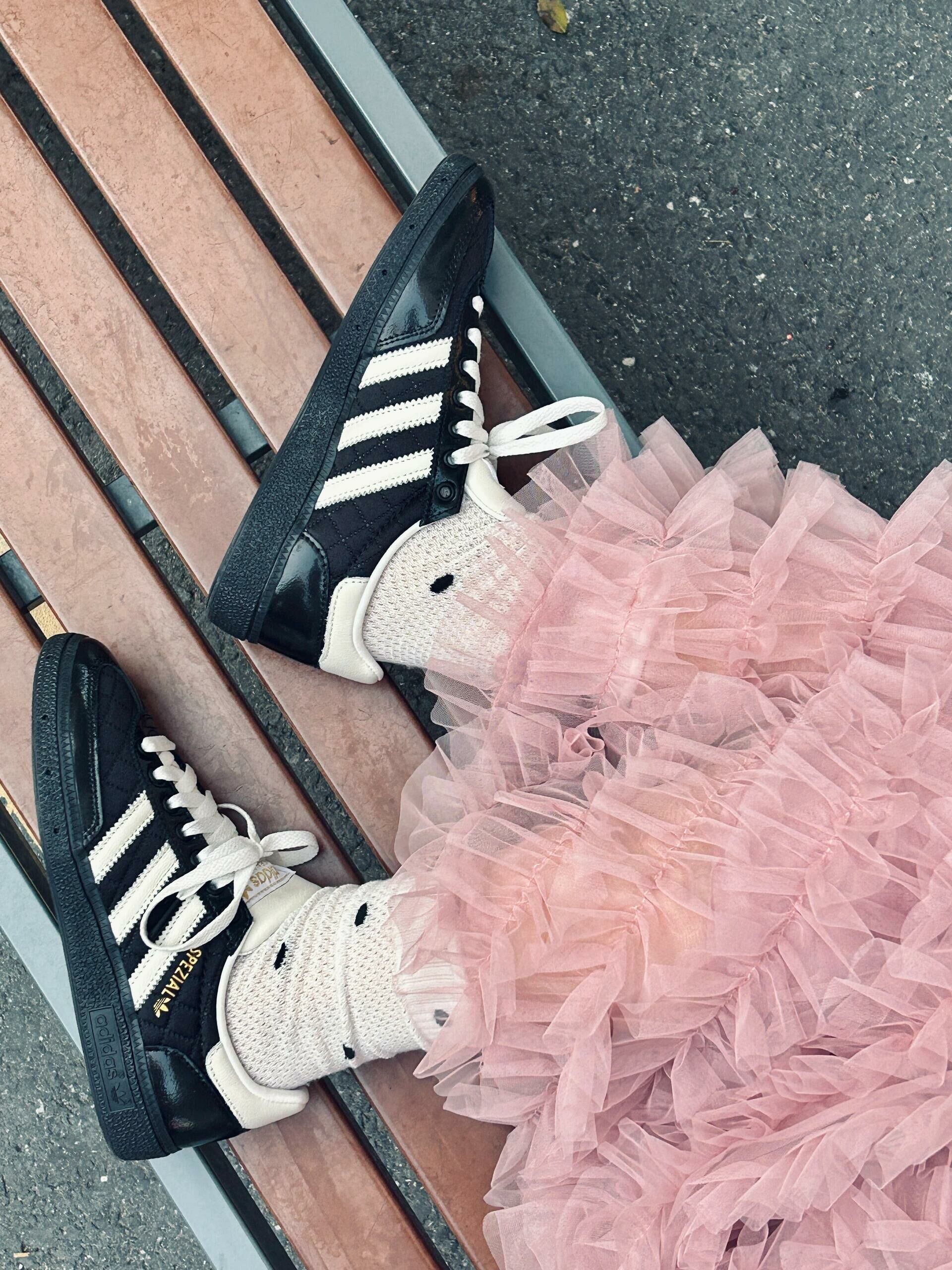 Adidas Originals Handball Spezial 黑白小香風 鋼琴 菱格紋 亮皮 復古 德訓鞋 T頭鞋 JP5669/預購