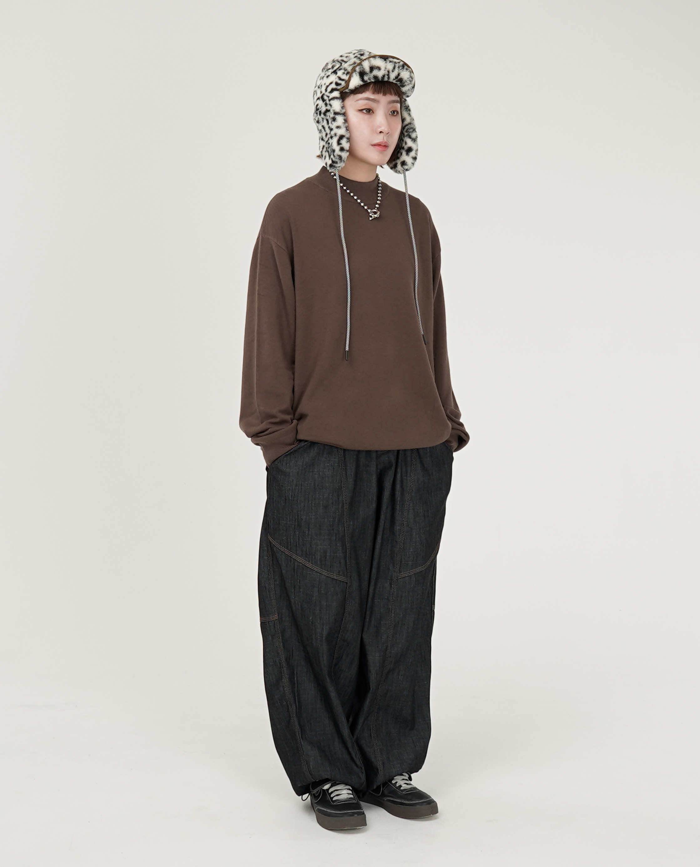 微高領軟針織上衣